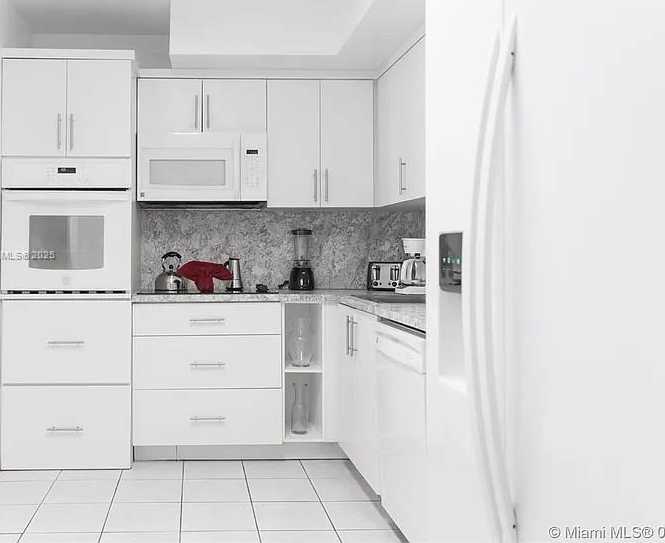 Small Image of 19370 COLLINS AVE #1216, Sunny Isles Beach Number 9