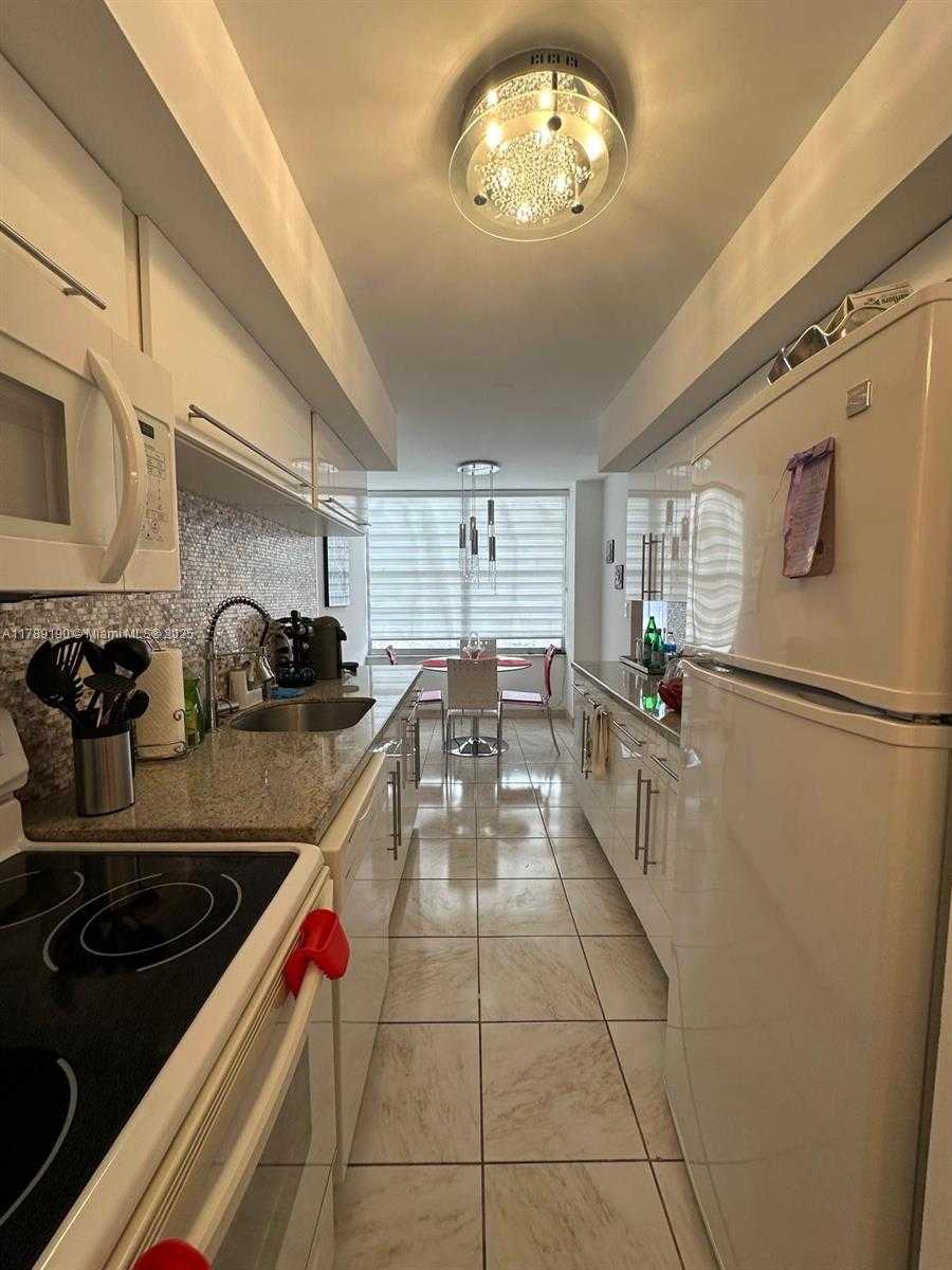 Small Image of 231 174TH ST #920, Sunny Isles Beach Number 5