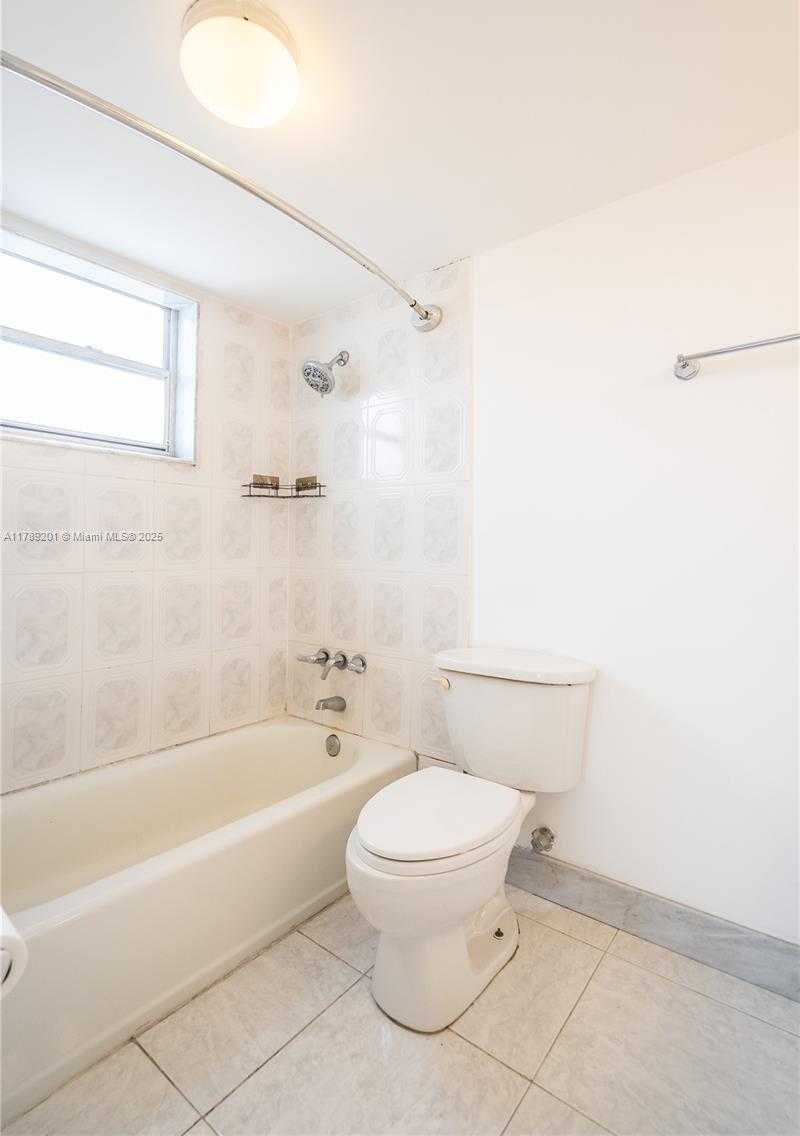 Small Image of 7850 BYRON AVE #207, Miami Beach Number 24