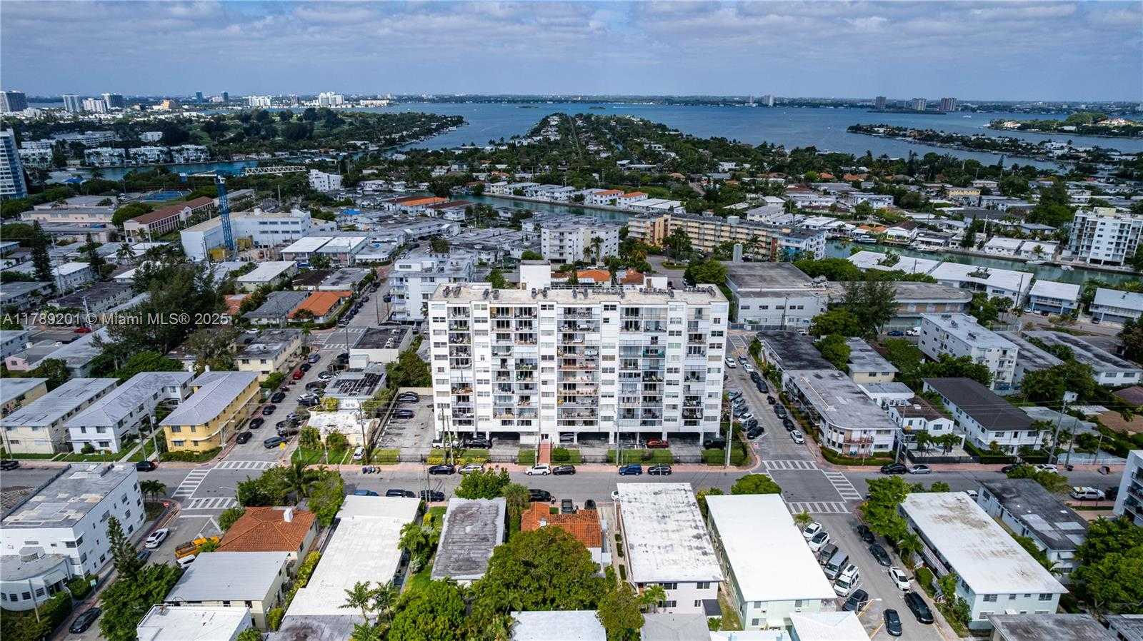 Small Image of 7850 BYRON AVE #207, Miami Beach Number 34