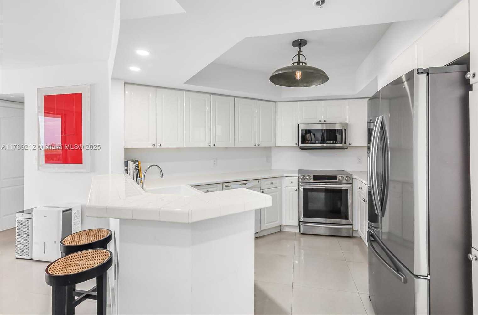 Small Image of 1800 SUNSET HARBOUR DR #2203, Miami Beach Number 15