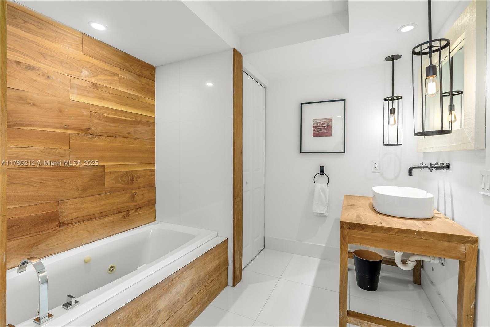 Small Image of 1800 SUNSET HARBOUR DR #2203, Miami Beach Number 21