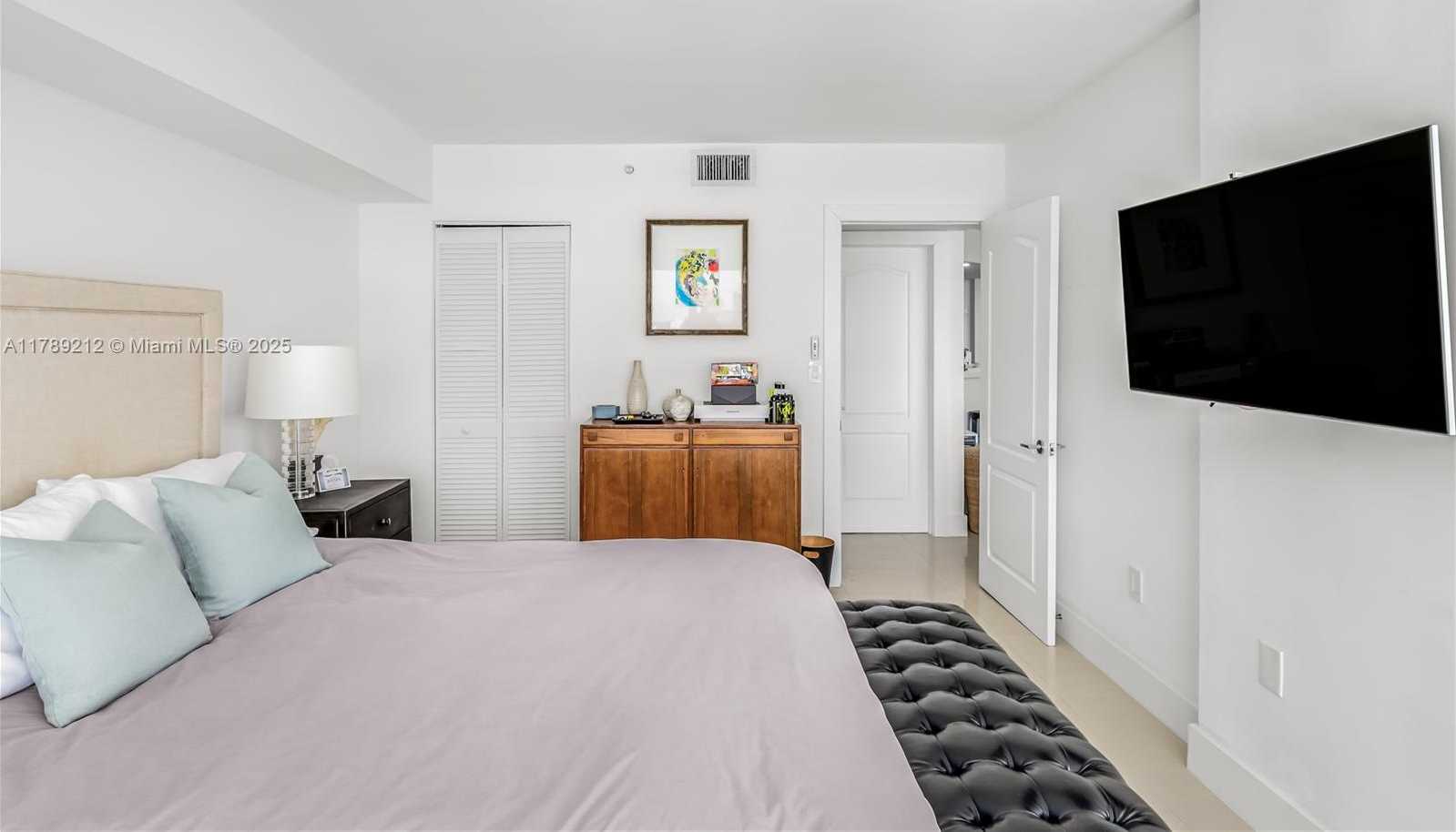 Small Image of 1800 SUNSET HARBOUR DR #2203, Miami Beach Number 26