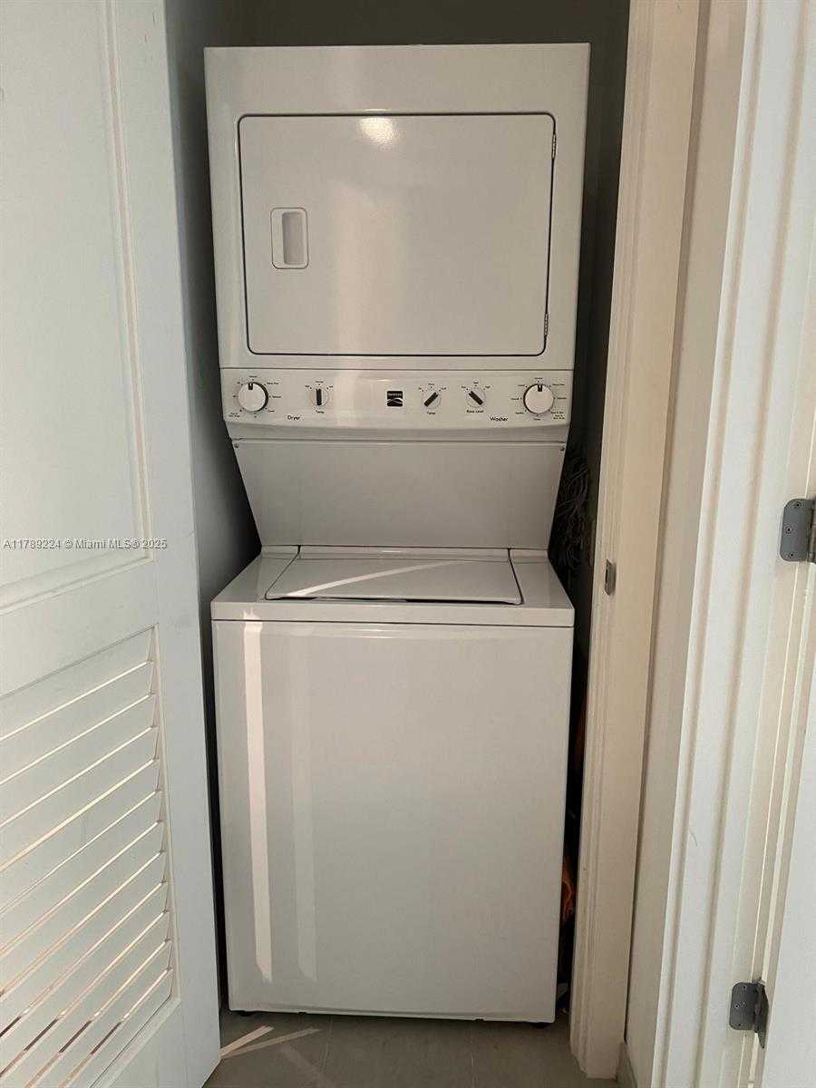 Small Image of 1080 BRICKELL AVE #4005, Miami Number 12