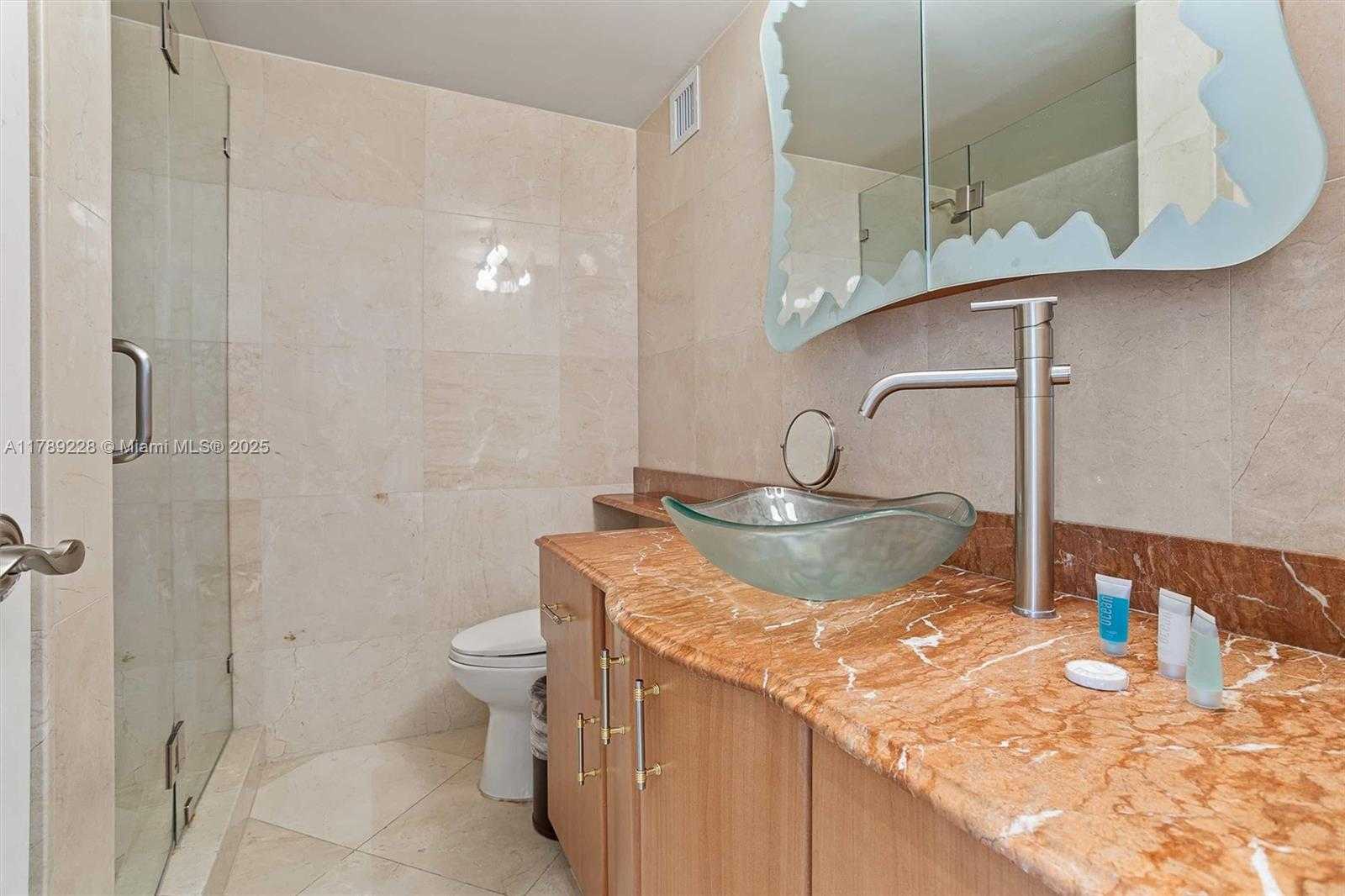 Small Image of 5225 COLLINS AVE #1117, Miami Beach Number 15