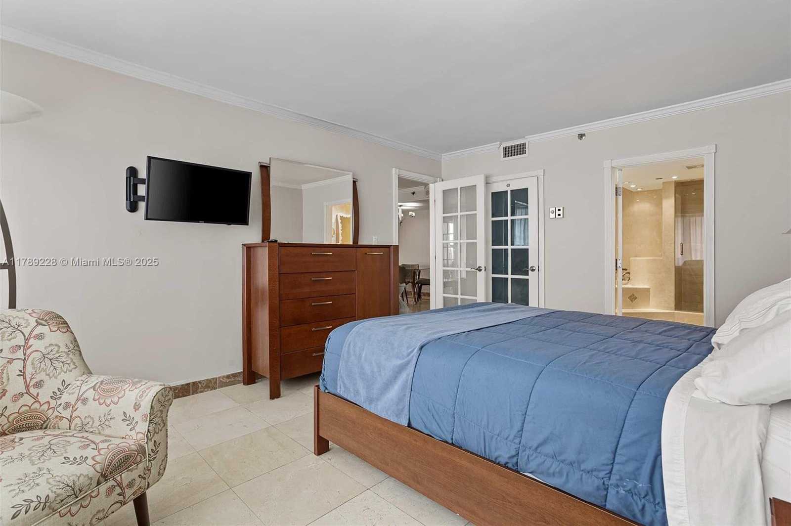 Small Image of 5225 COLLINS AVE #1117, Miami Beach Number 18