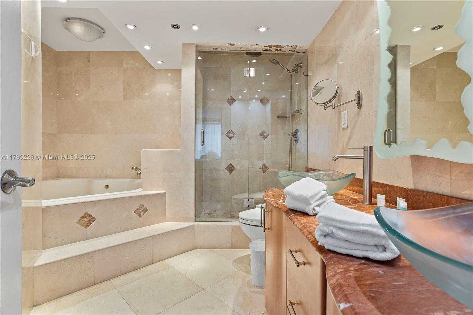 Small Image of 5225 COLLINS AVE #1117, Miami Beach Number 19