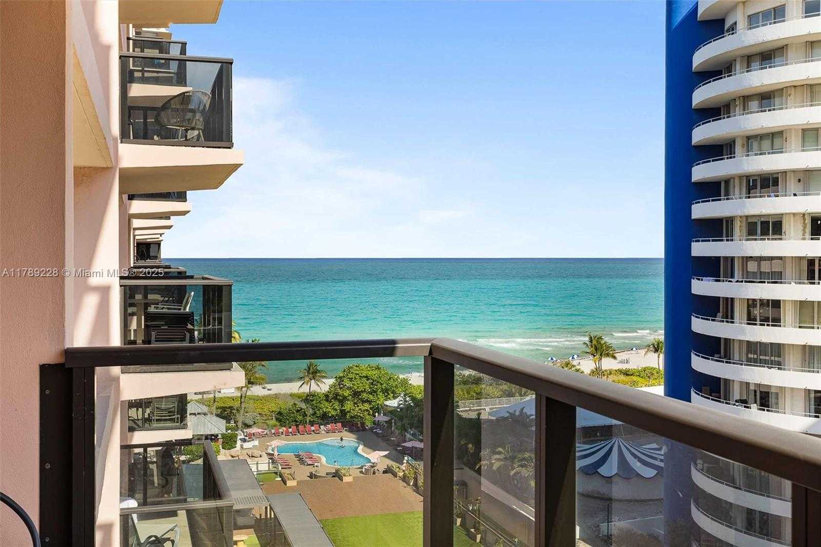 Small Image of 5225 COLLINS AVE #1117, Miami Beach Number 2