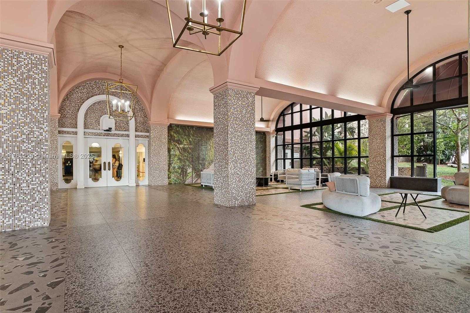 Small Image of 5225 COLLINS AVE #1117, Miami Beach Number 24