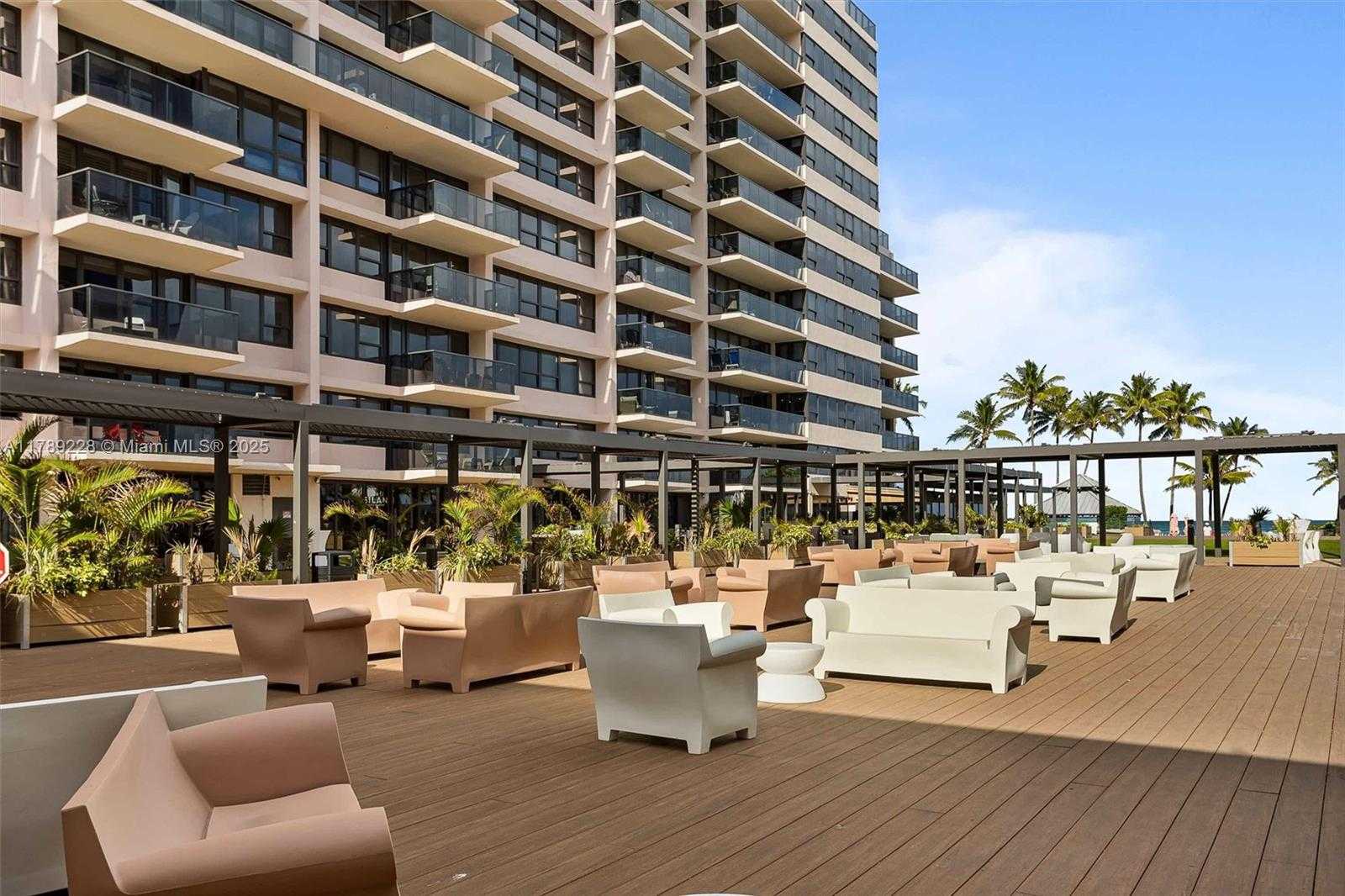 Small Image of 5225 COLLINS AVE #1117, Miami Beach Number 30