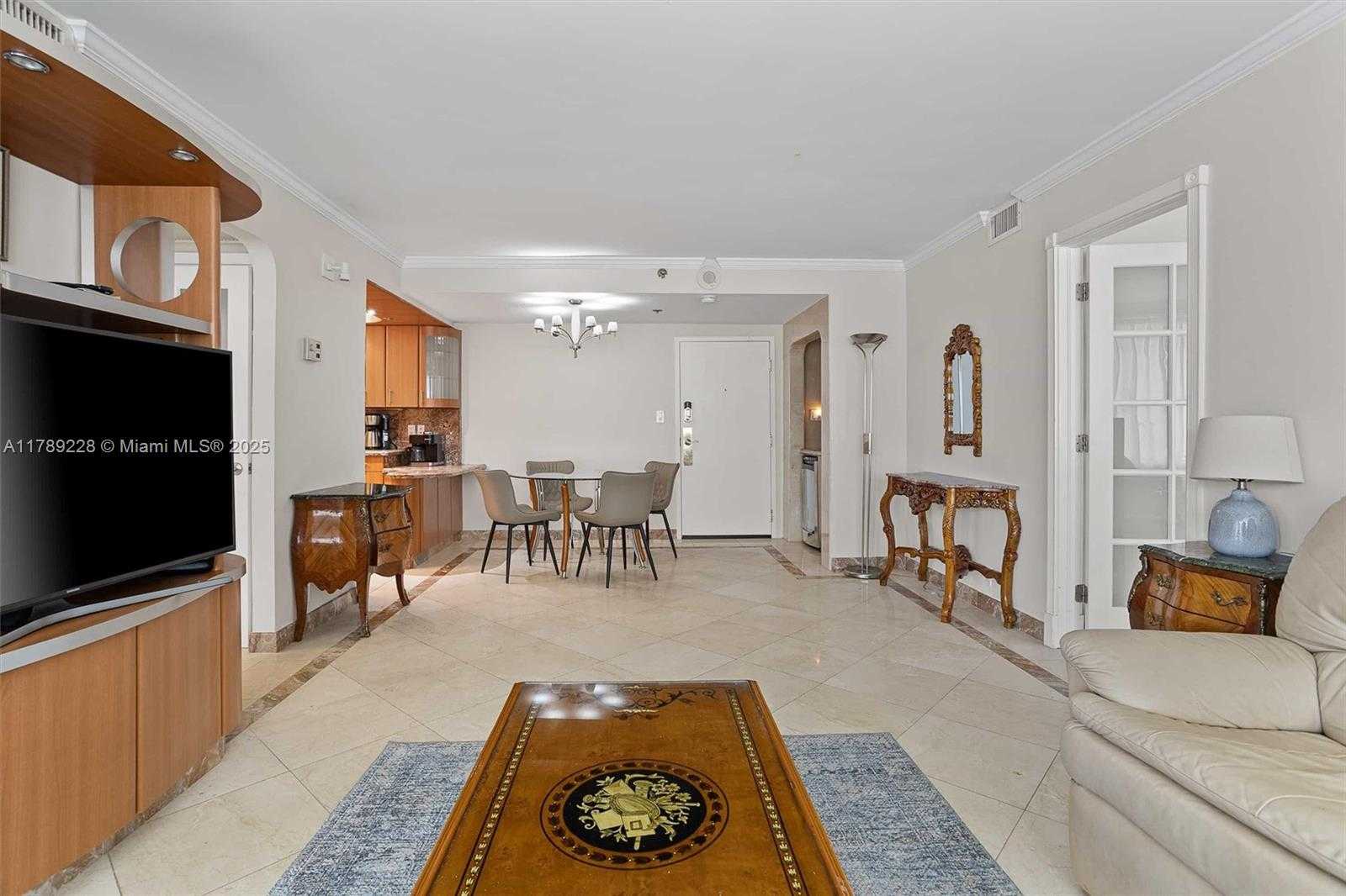 Small Image of 5225 COLLINS AVE #1117, Miami Beach Number 7