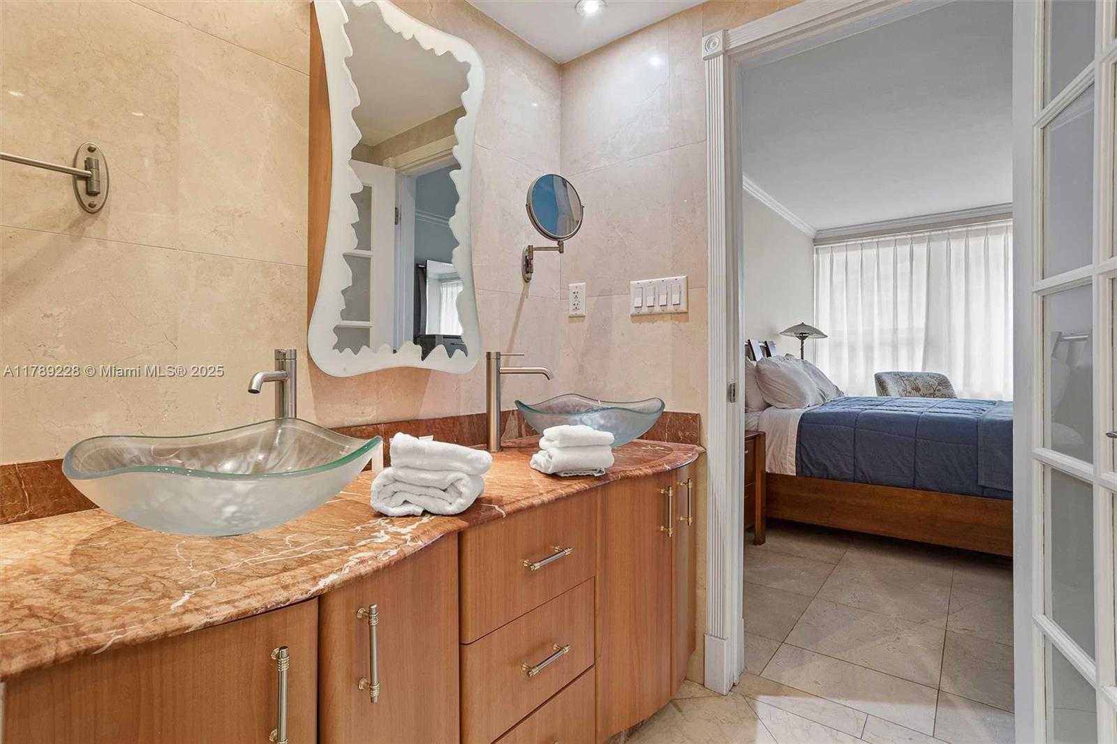 Small Image of 5225 COLLINS AVE #1117, Miami Beach Number 9