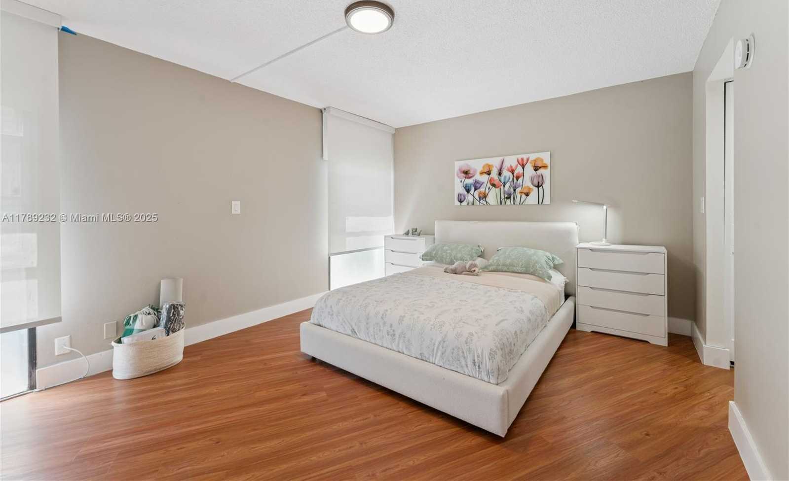 Small Image of 3101 NORTH COUNTRY CLUB DR #102, Aventura Number 13