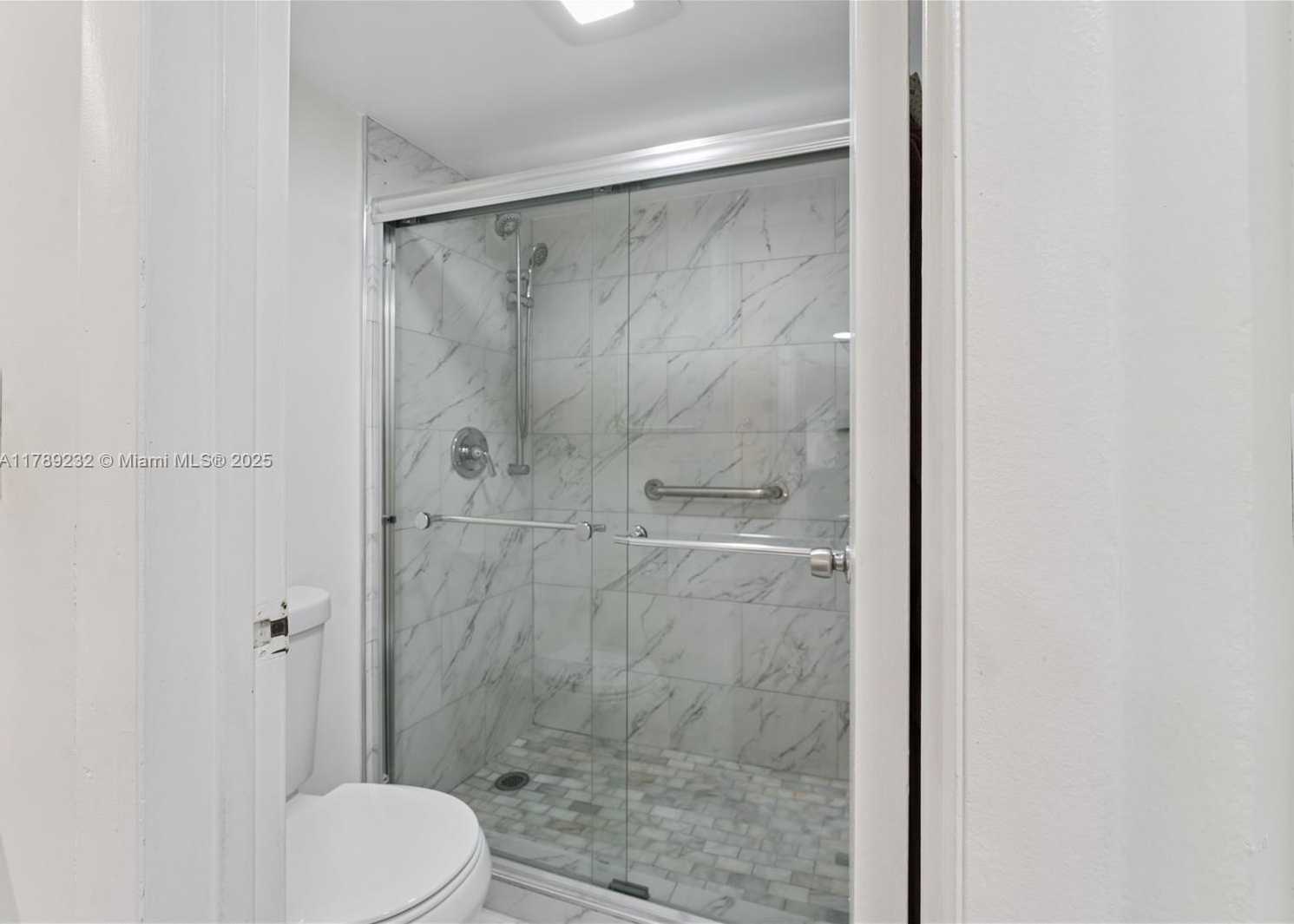 Small Image of 3101 NORTH COUNTRY CLUB DR #102, Aventura Number 17