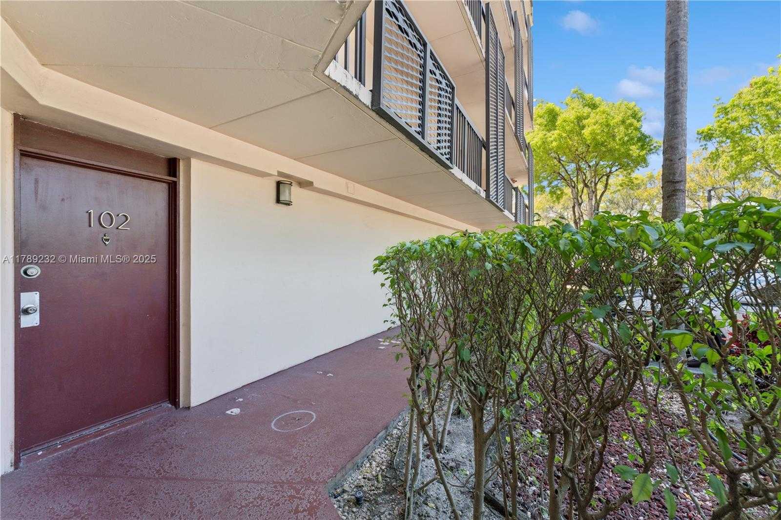 Small Image of 3101 NORTH COUNTRY CLUB DR #102, Aventura Number 21