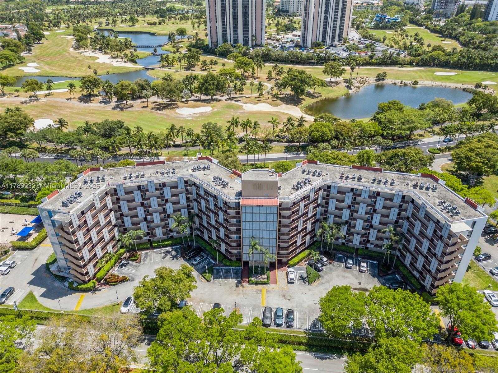 Small Image of 3101 NORTH COUNTRY CLUB DR #102, Aventura Number 22