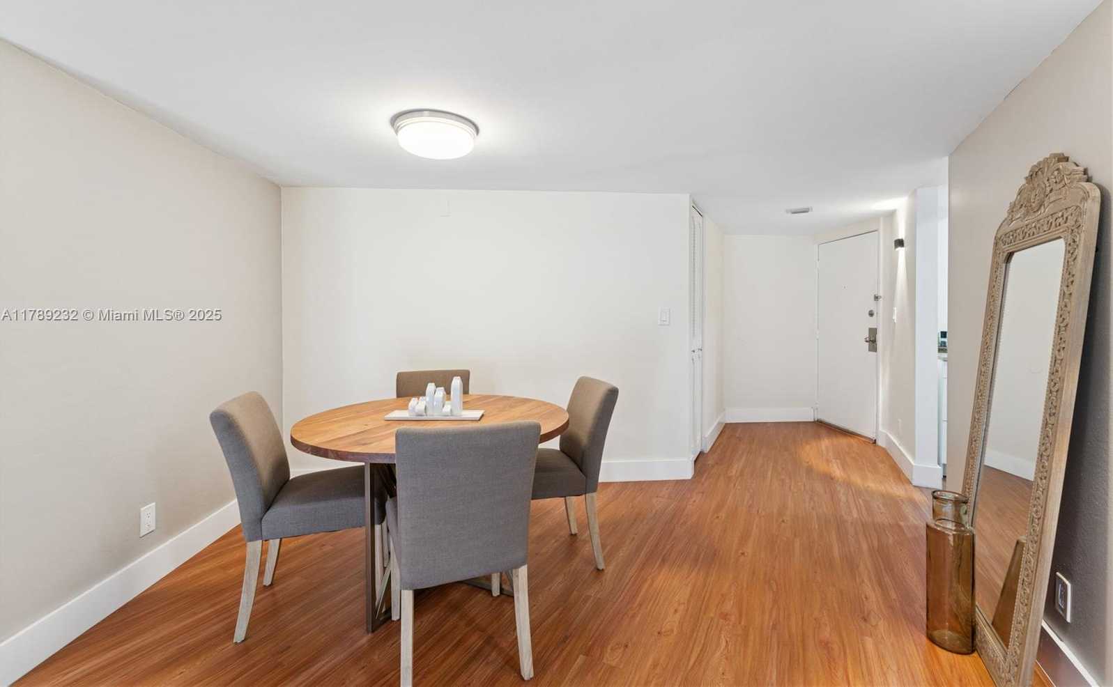 Small Image of 3101 NORTH COUNTRY CLUB DR #102, Aventura Number 4