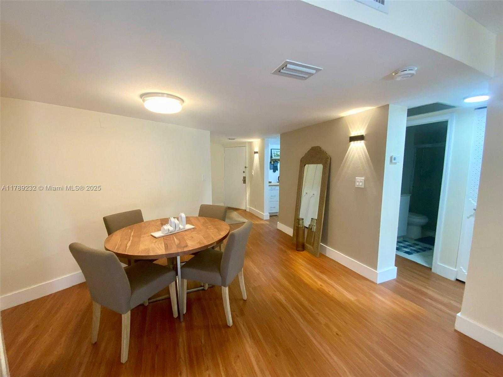 Small Image of 3101 NORTH COUNTRY CLUB DR #102, Aventura Number 5