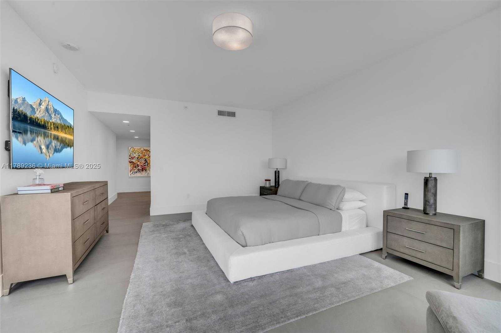 Small Image of 17111 BISCAYNE BLVD #1406, North Miami Beach Number 14