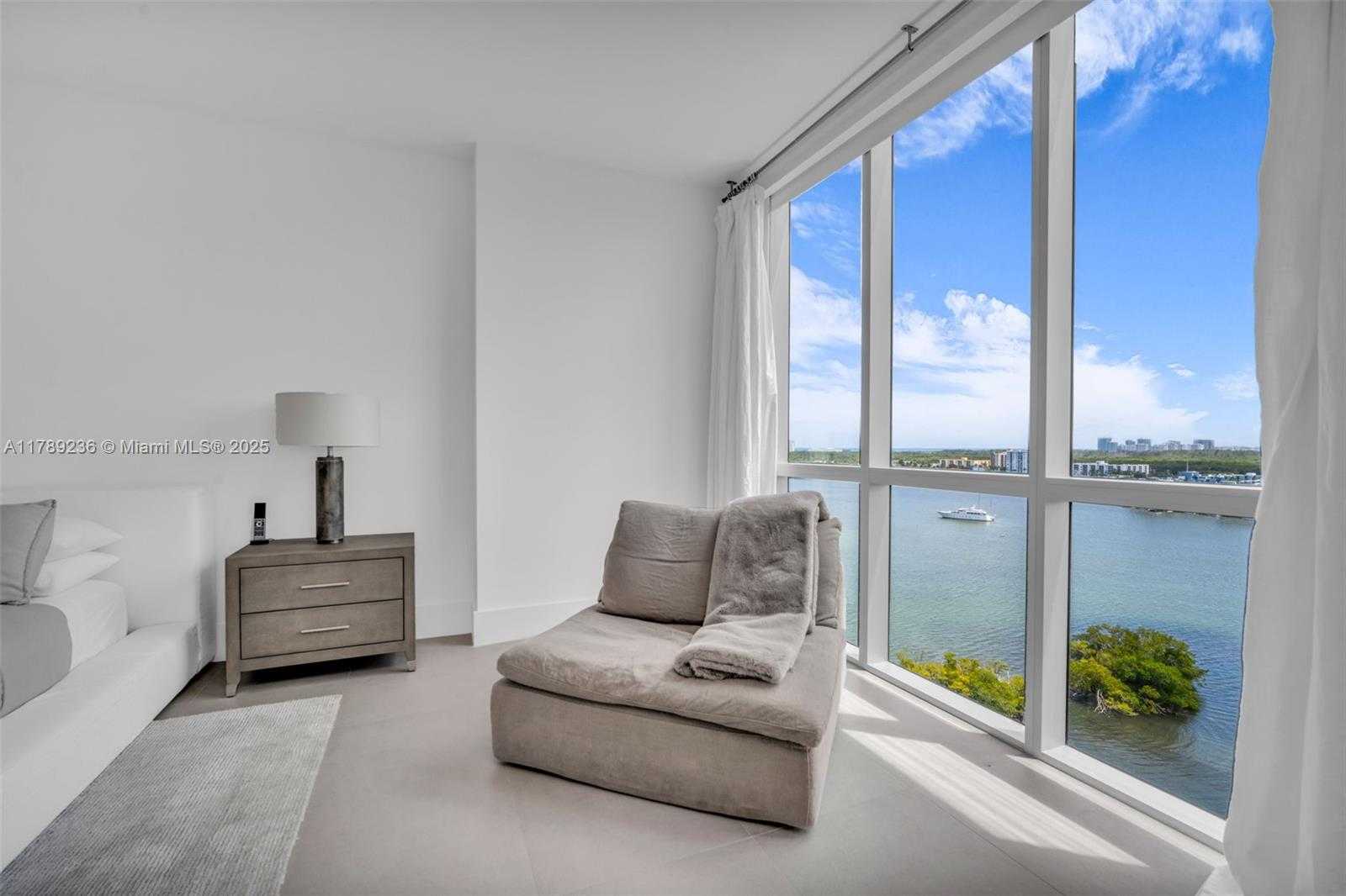Small Image of 17111 BISCAYNE BLVD #1406, North Miami Beach Number 15