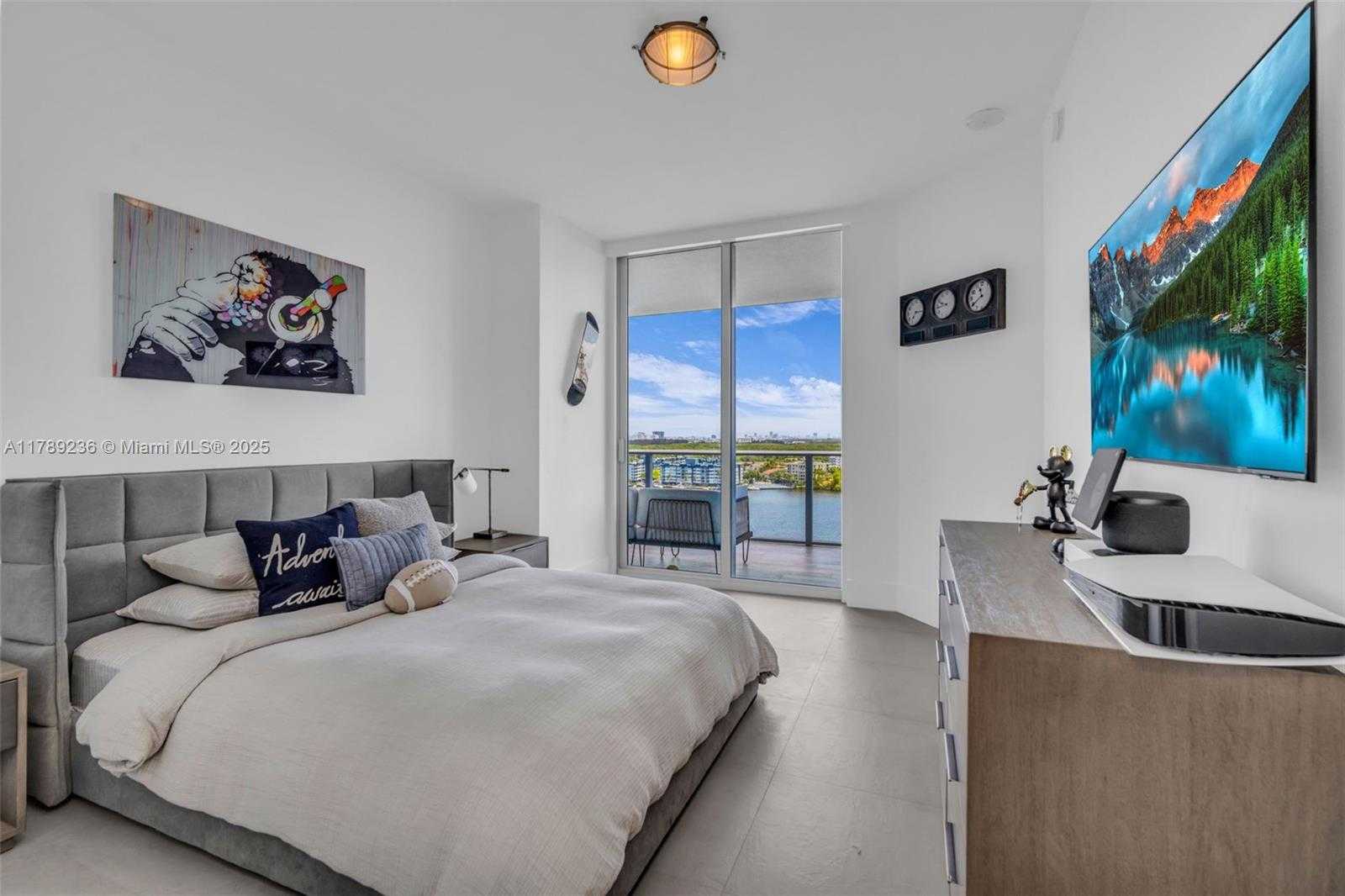 Small Image of 17111 BISCAYNE BLVD #1406, North Miami Beach Number 17