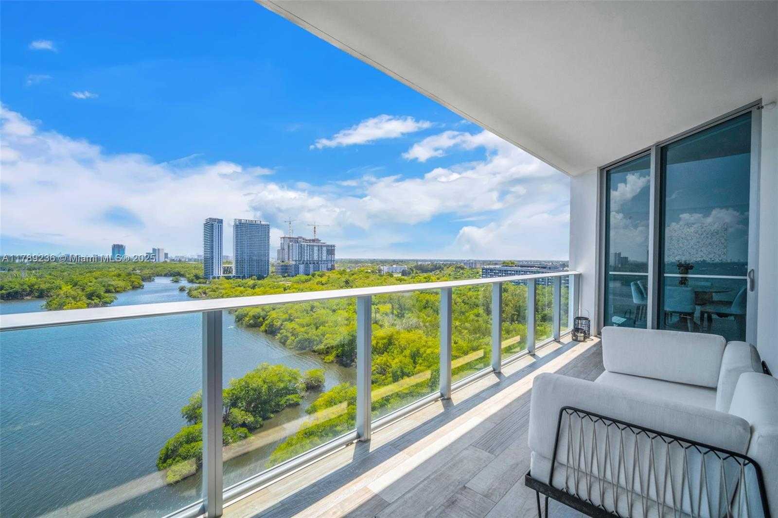 Small Image of 17111 BISCAYNE BLVD #1406, North Miami Beach Number 2