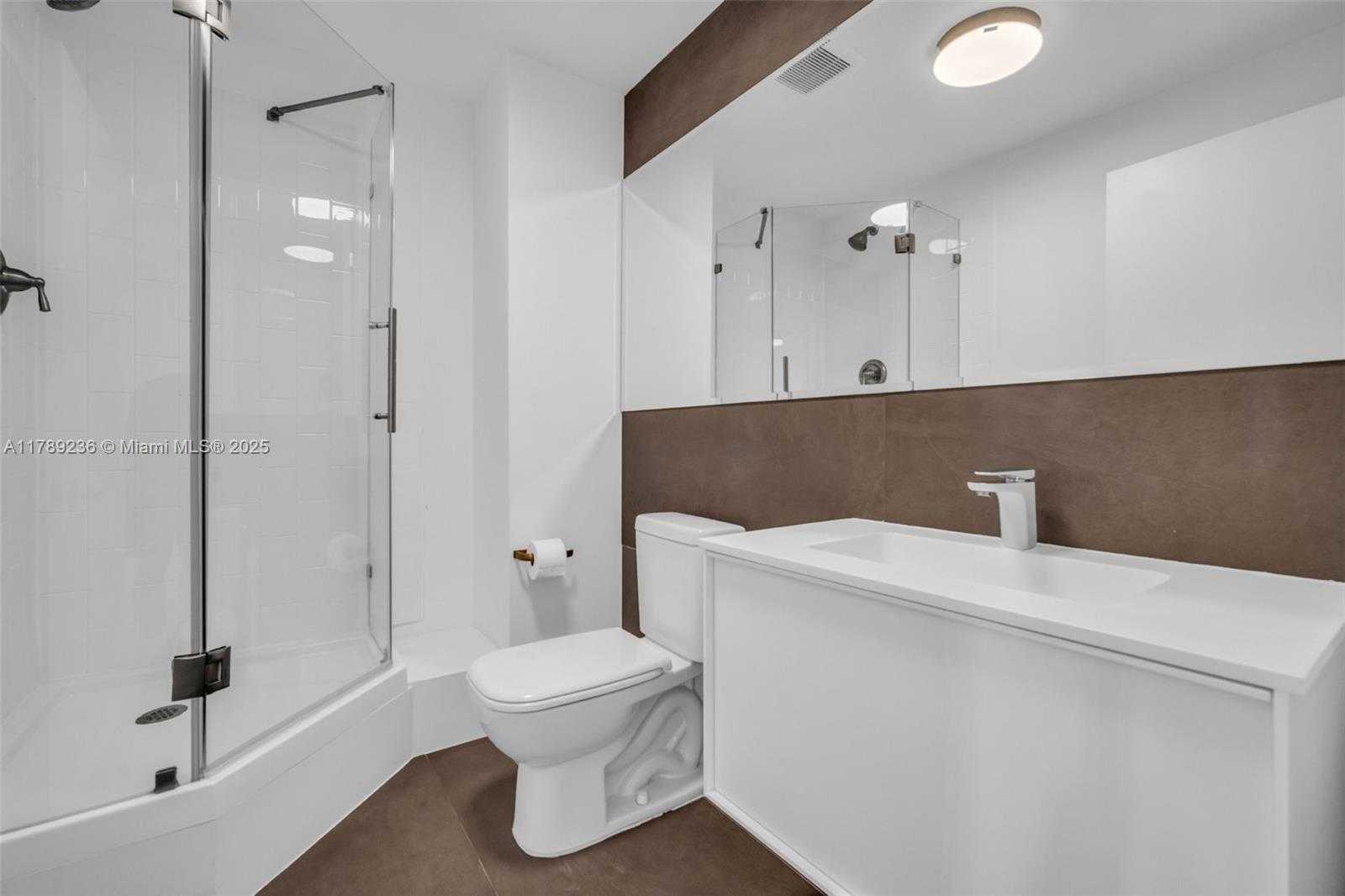 Small Image of 17111 BISCAYNE BLVD #1406, North Miami Beach Number 22