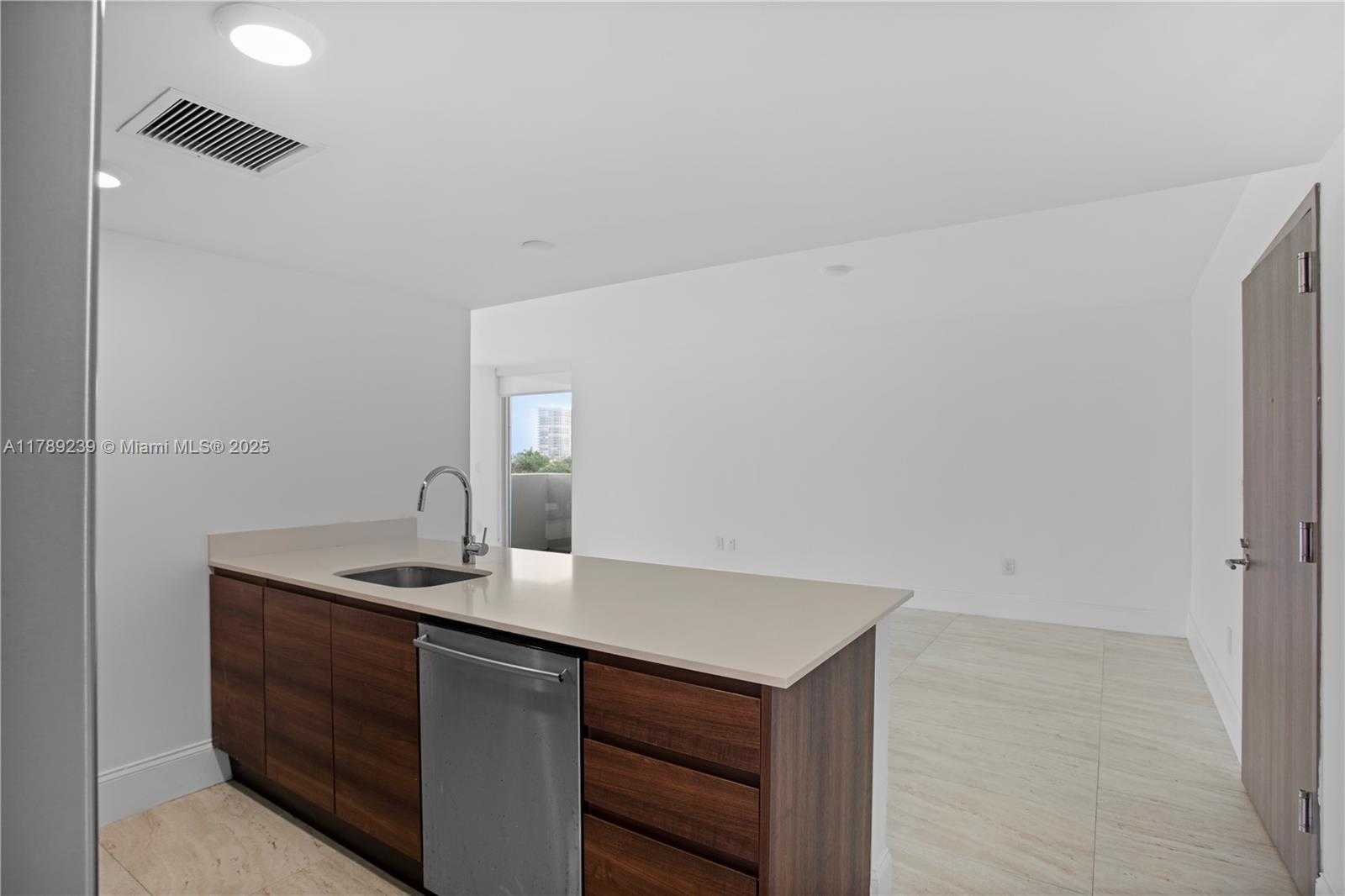 Small Image of 9261 EAST BAY HARBOR DR #606, Bay Harbor Islands Number 10