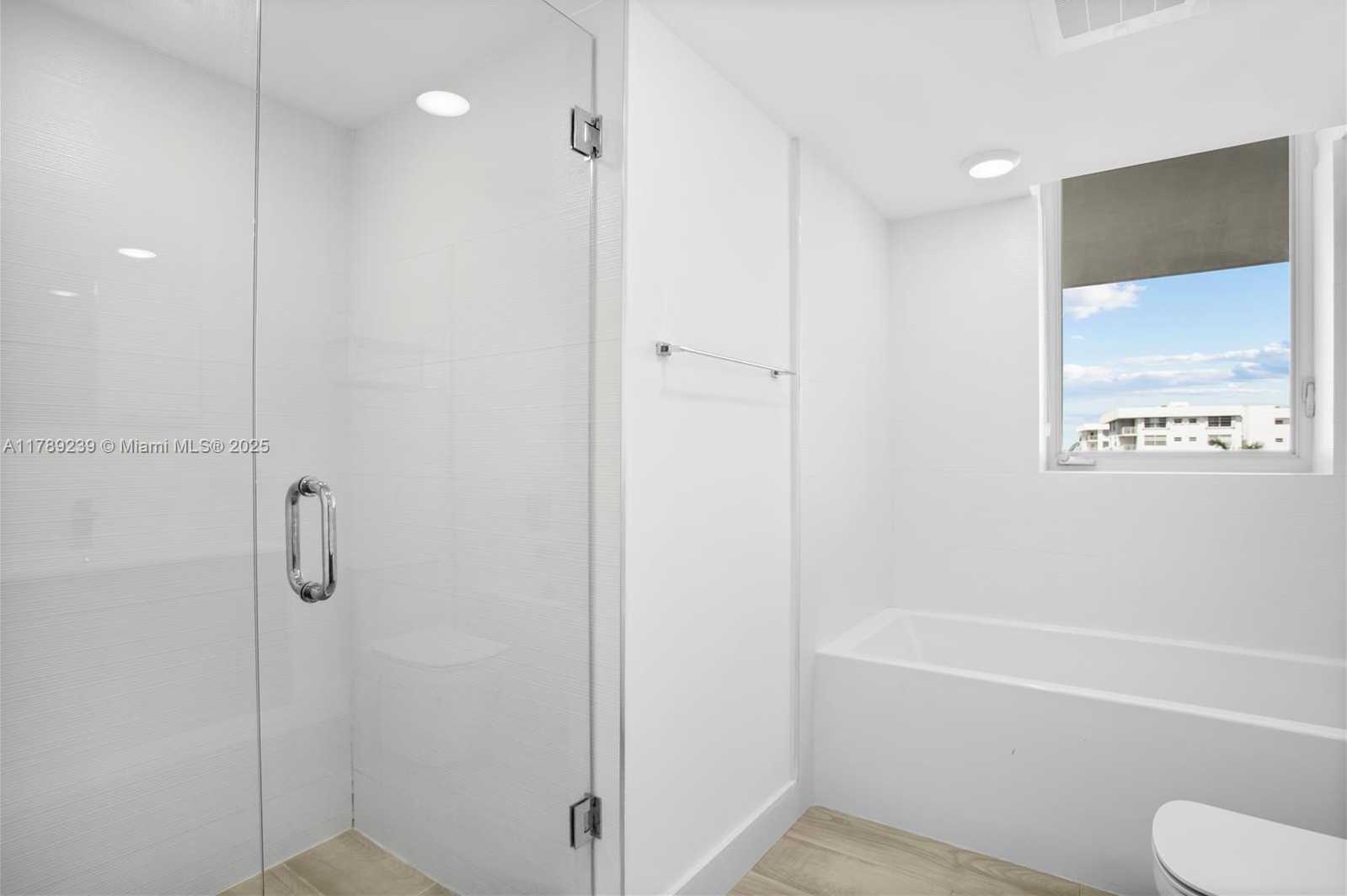 Small Image of 9261 EAST BAY HARBOR DR #606, Bay Harbor Islands Number 16