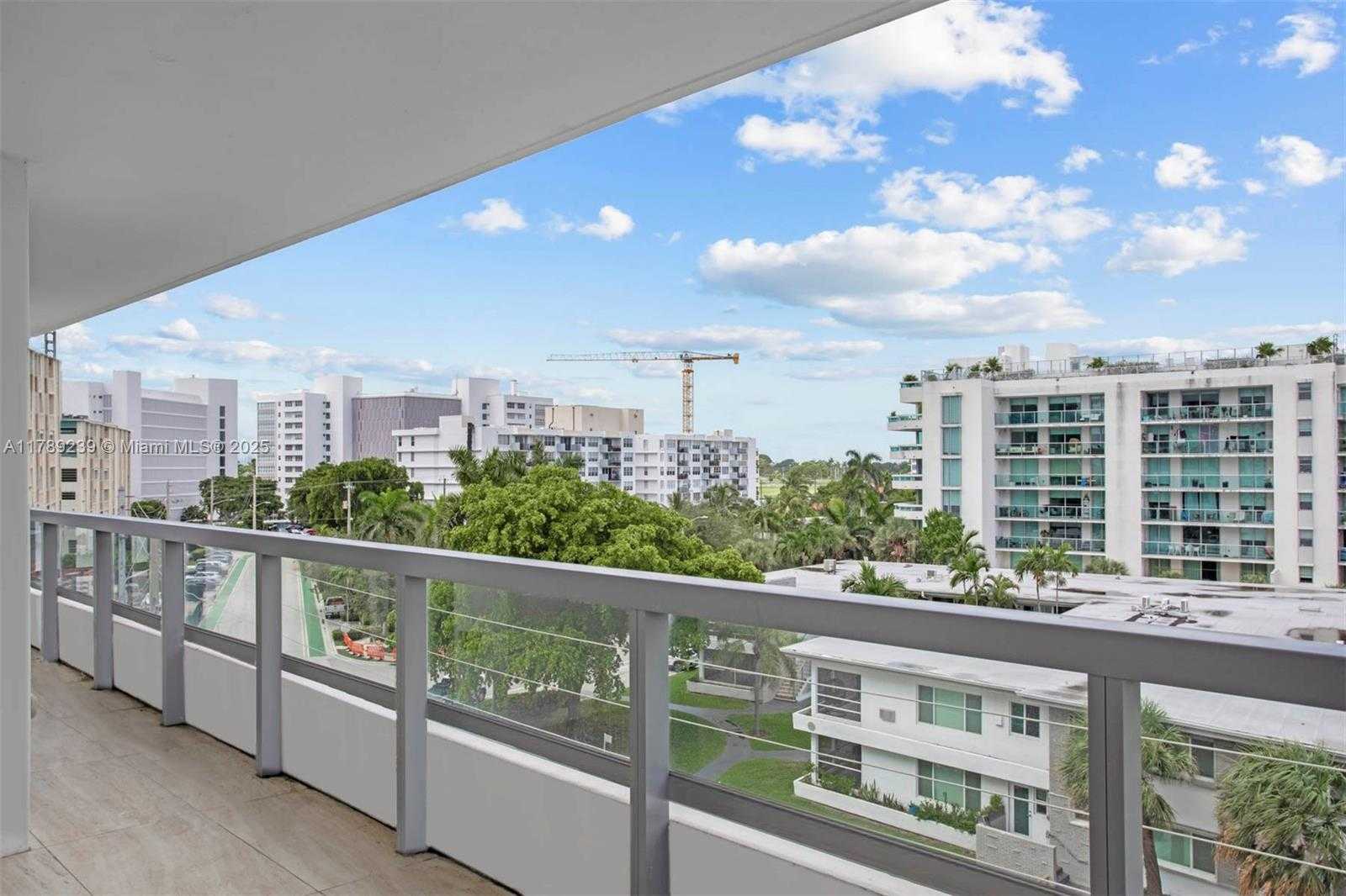 Small Image of 9261 EAST BAY HARBOR DR #606, Bay Harbor Islands Number 19