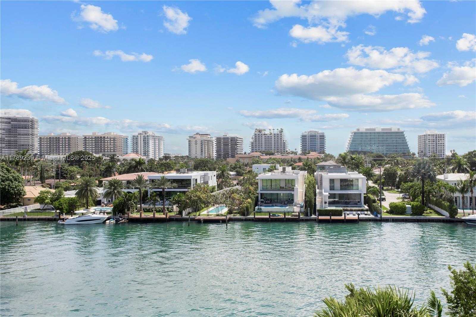Small Image of 9261 EAST BAY HARBOR DR #606, Bay Harbor Islands Number 27