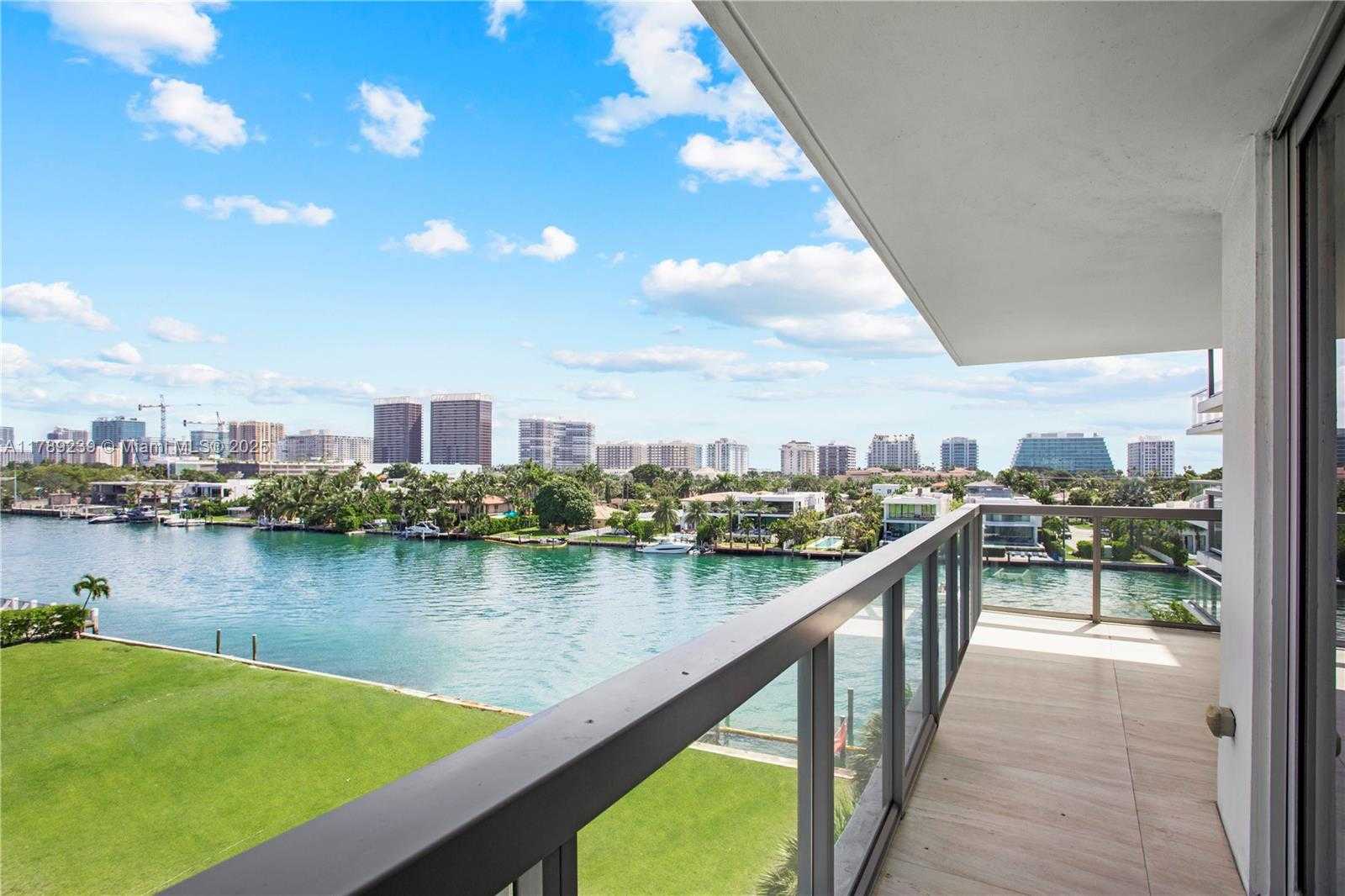 Small Image of 9261 EAST BAY HARBOR DR #606, Bay Harbor Islands Number 6