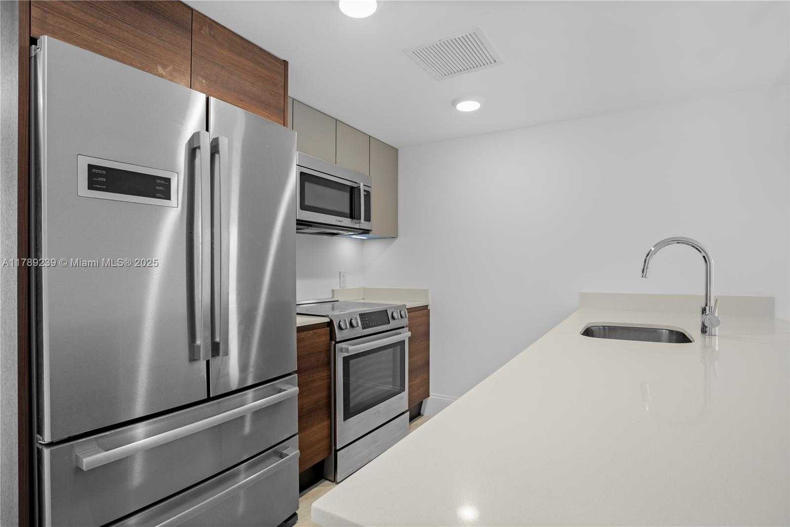 Small Image of 9261 EAST BAY HARBOR DR #606, Bay Harbor Islands Number 9