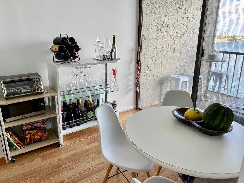 Small Image of 17600 NORTH BAY RD #N607, Sunny Isles Beach Number 4