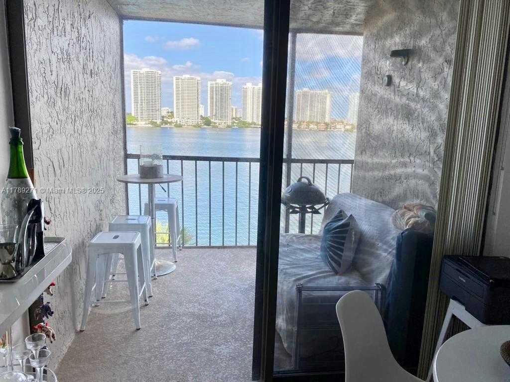 Small Image of 17600 NORTH BAY RD #N607, Sunny Isles Beach Number 6