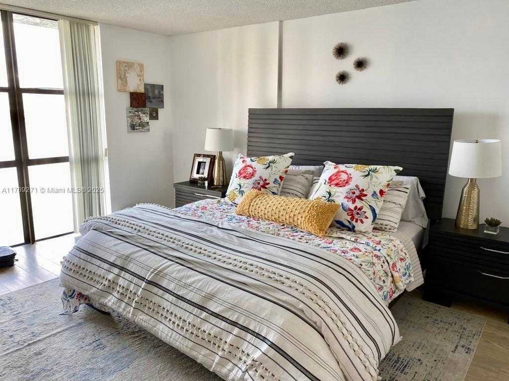 Small Image of 17600 NORTH BAY RD #N607, Sunny Isles Beach Number 9