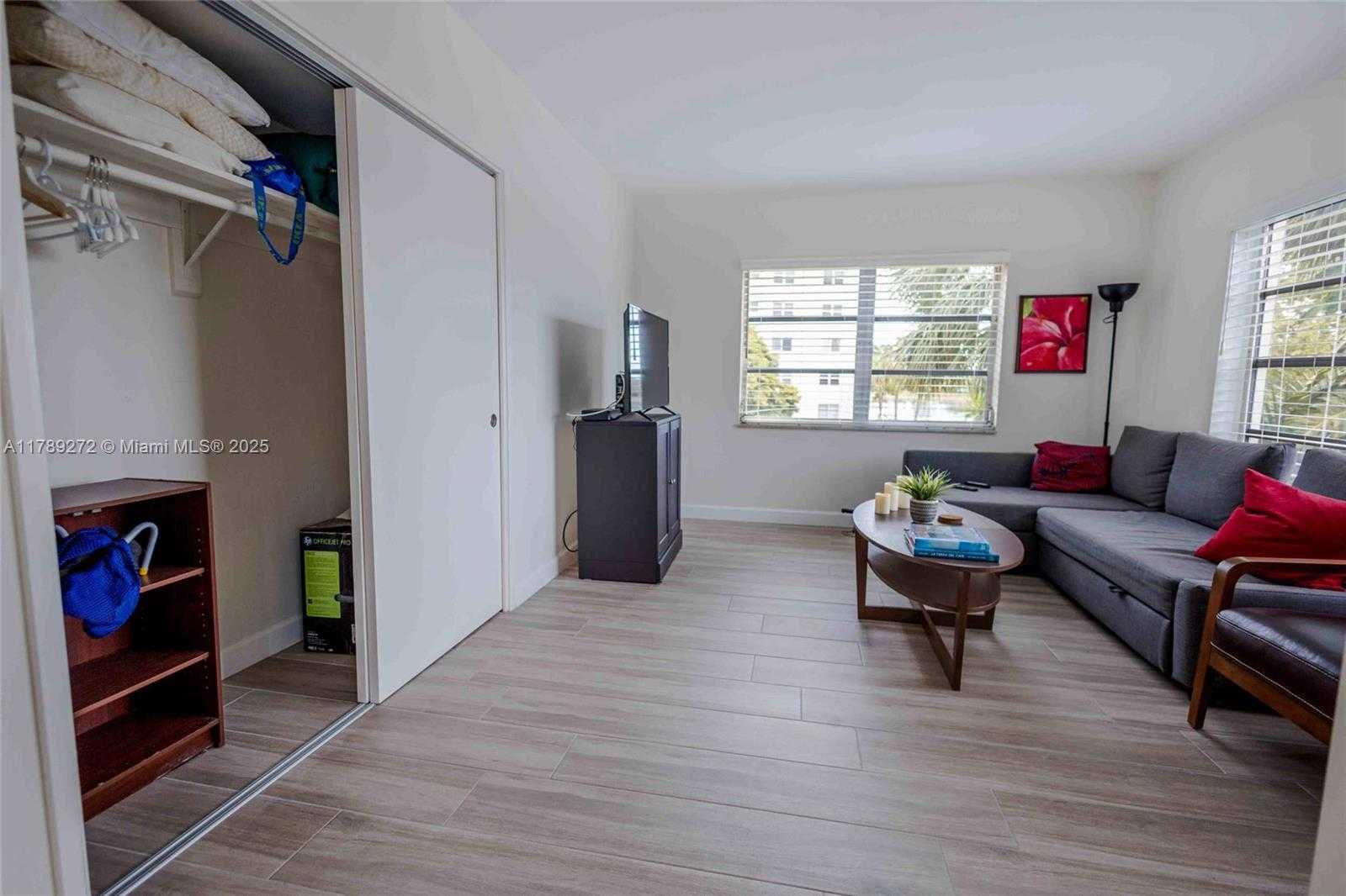 Small Image of 2751 NORTH PALM AIRE DR #310, Pompano Beach Number 10