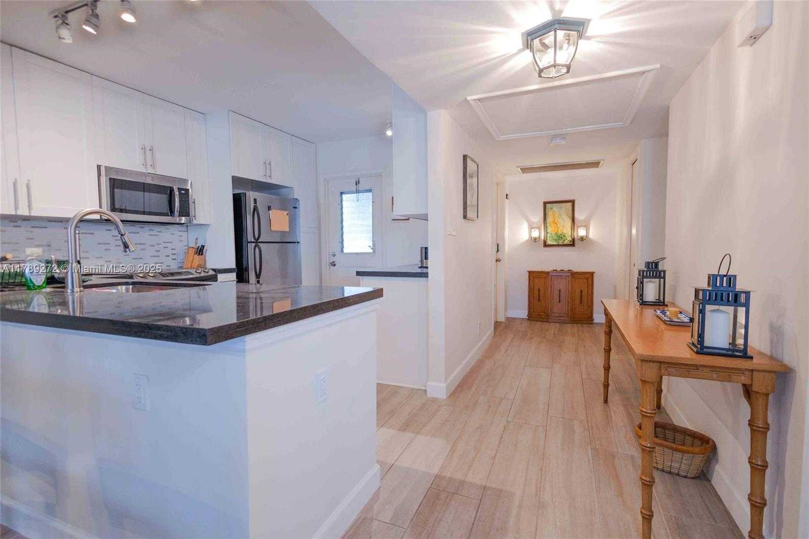 Small Image of 2751 NORTH PALM AIRE DR #310, Pompano Beach Number 14