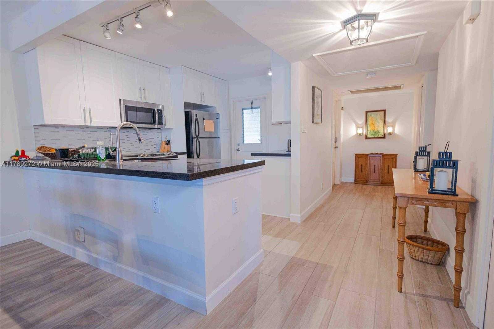 Small Image of 2751 NORTH PALM AIRE DR #310, Pompano Beach Number 15