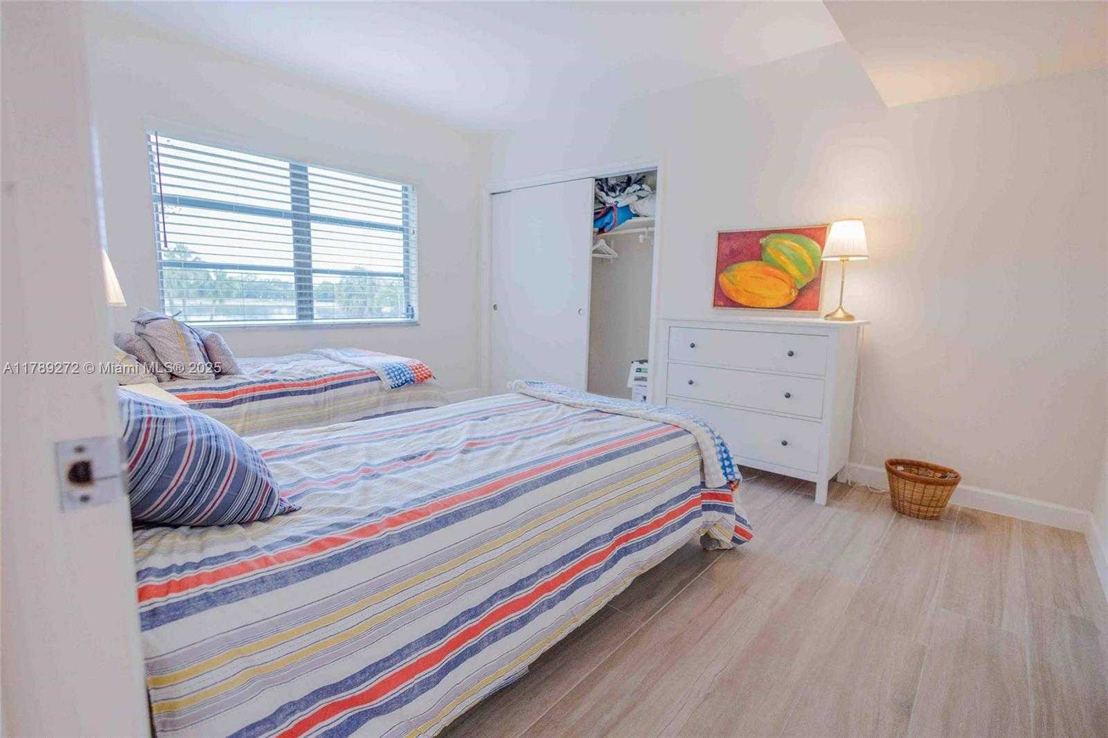 Small Image of 2751 NORTH PALM AIRE DR #310, Pompano Beach Number 16