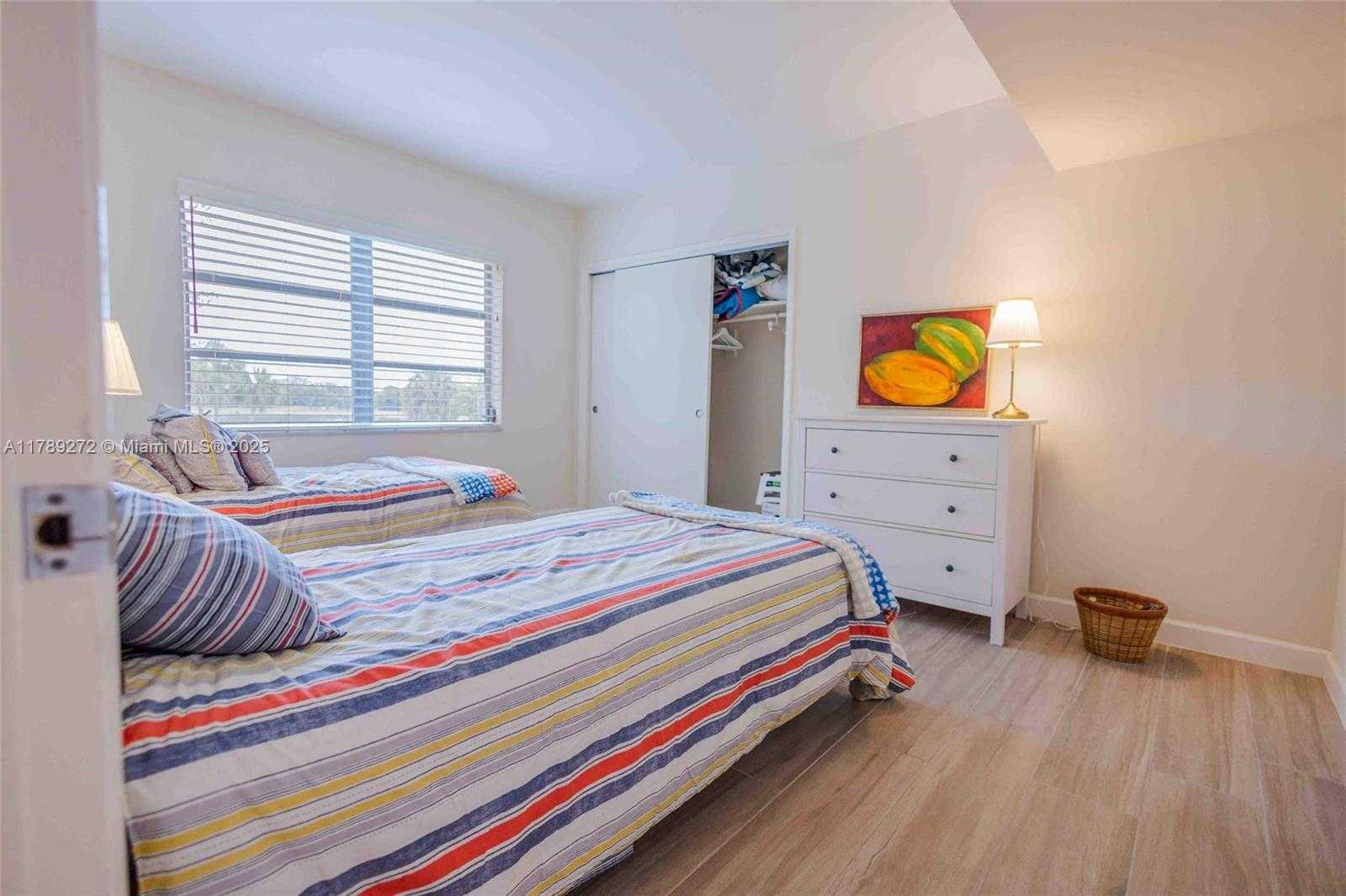 Small Image of 2751 NORTH PALM AIRE DR #310, Pompano Beach Number 17