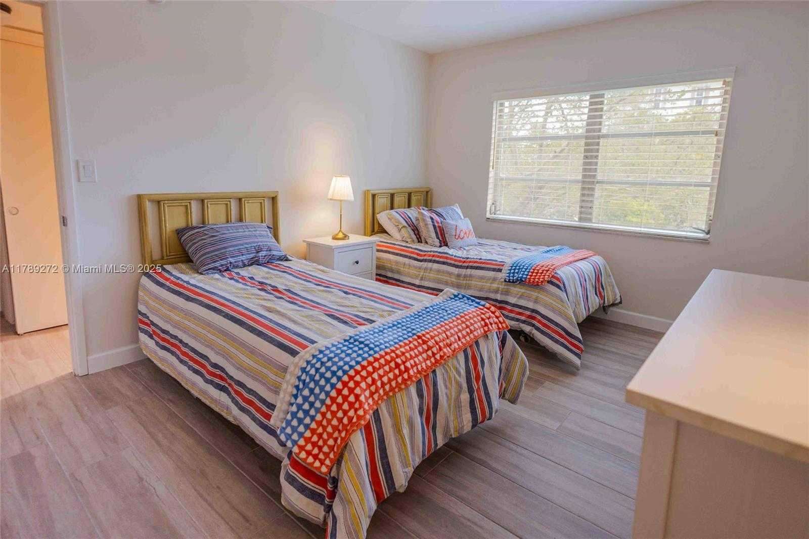 Small Image of 2751 NORTH PALM AIRE DR #310, Pompano Beach Number 19