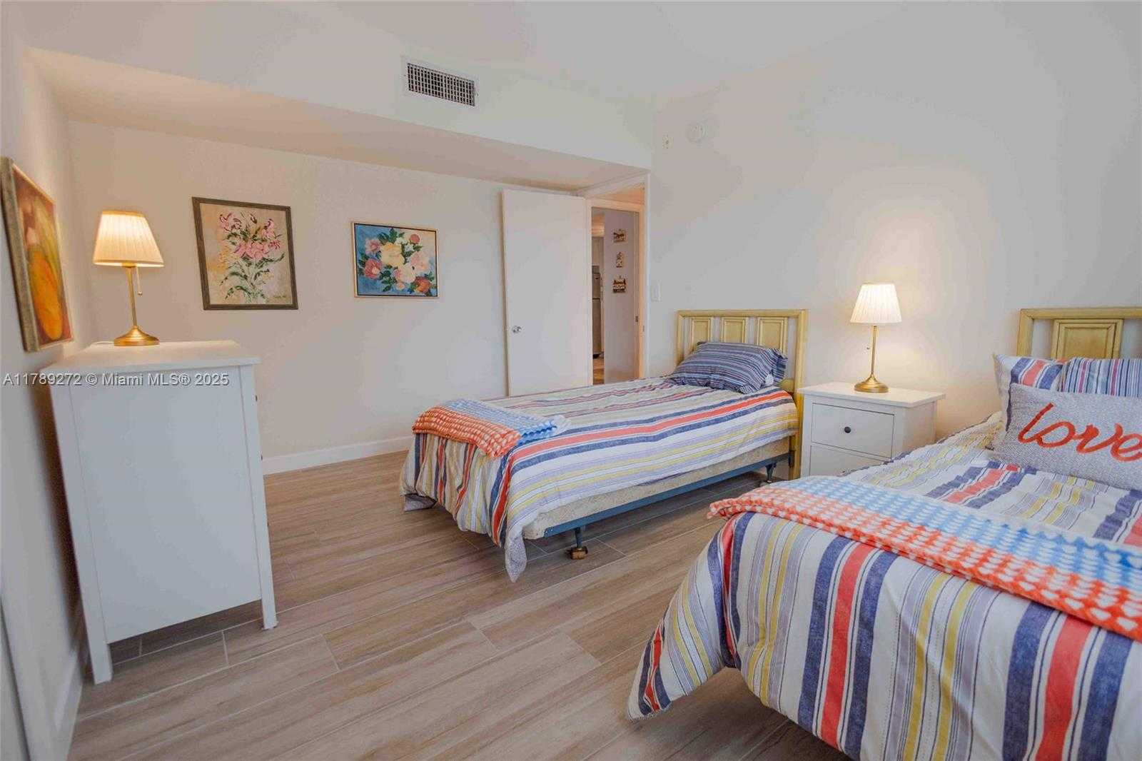 Small Image of 2751 NORTH PALM AIRE DR #310, Pompano Beach Number 21