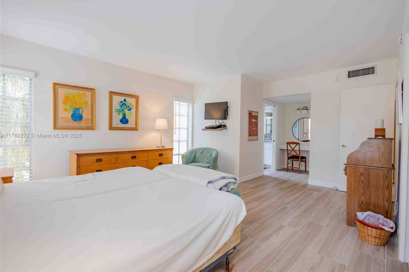 Small Image of 2751 NORTH PALM AIRE DR #310, Pompano Beach Number 30