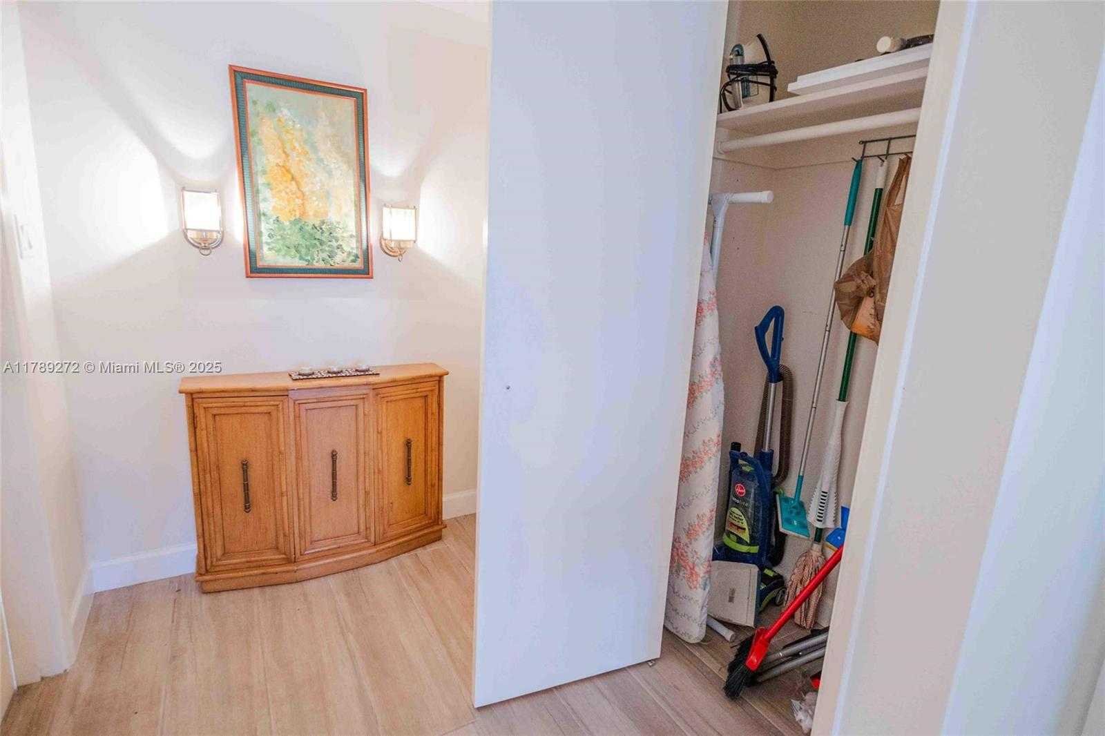 Small Image of 2751 NORTH PALM AIRE DR #310, Pompano Beach Number 37