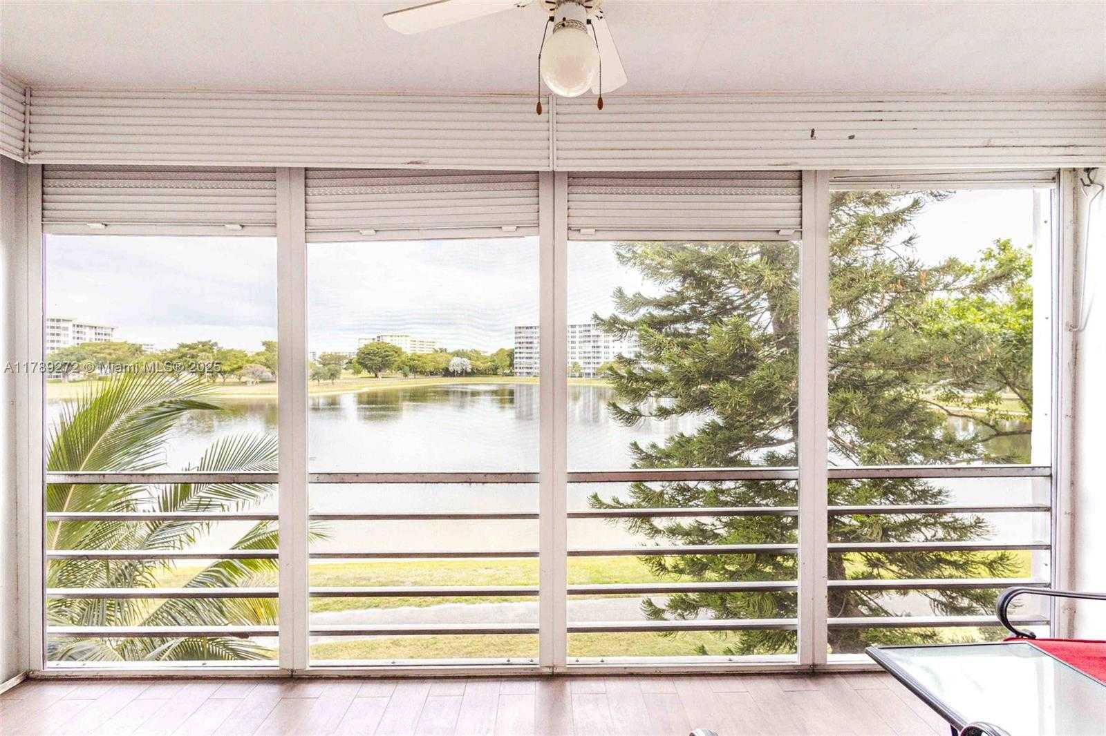 Small Image of 2751 NORTH PALM AIRE DR #310, Pompano Beach Number 43