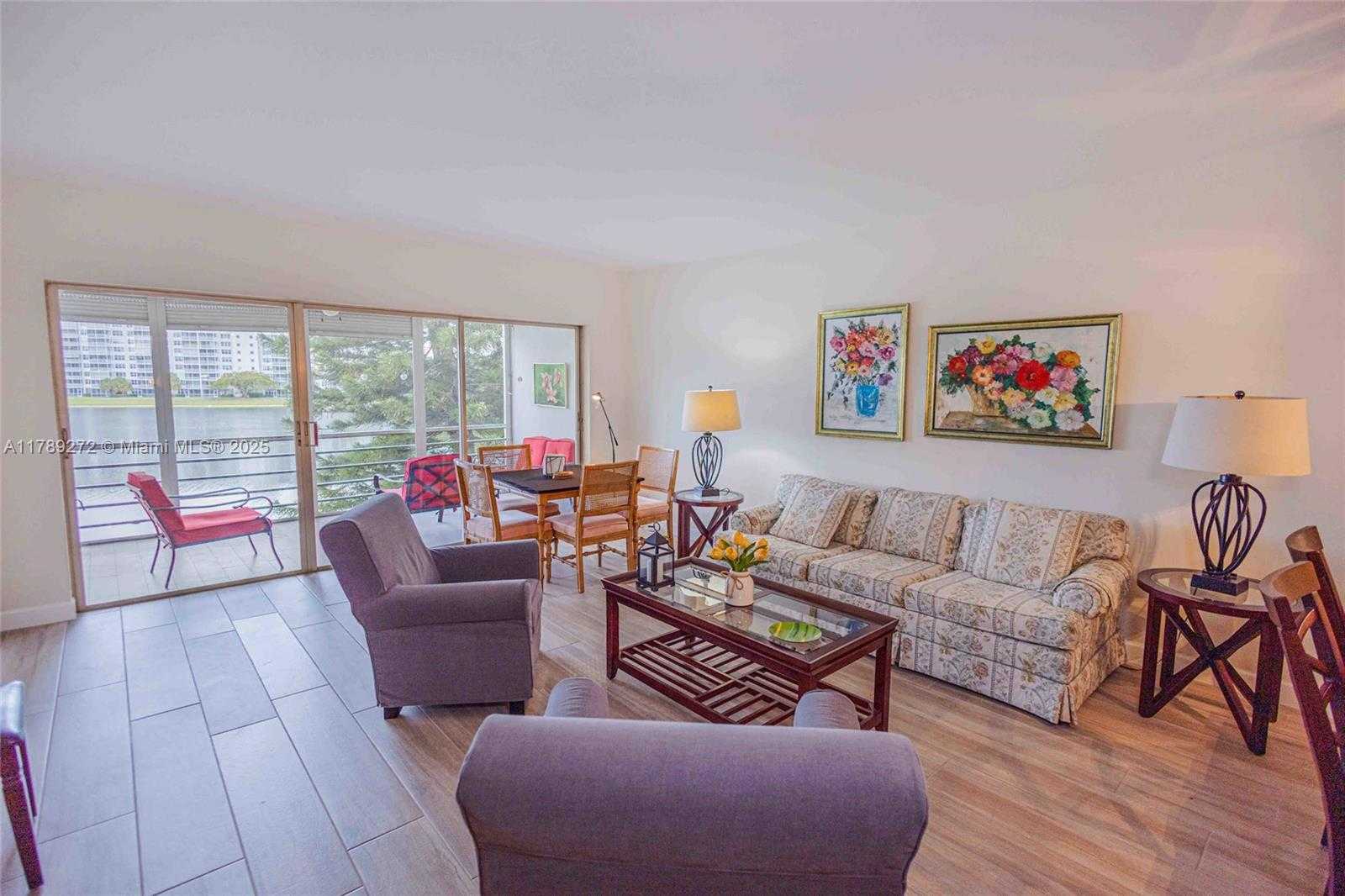 Small Image of 2751 NORTH PALM AIRE DR #310, Pompano Beach Number 5