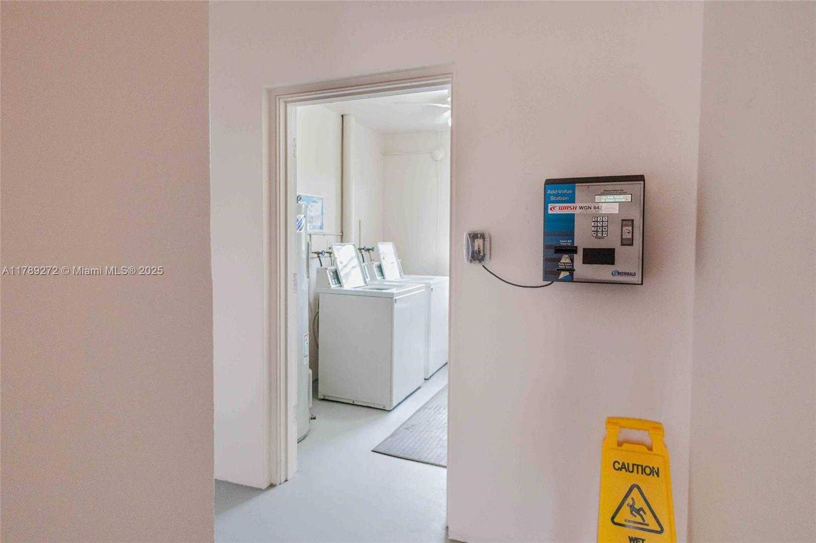 Small Image of 2751 NORTH PALM AIRE DR #310, Pompano Beach Number 51