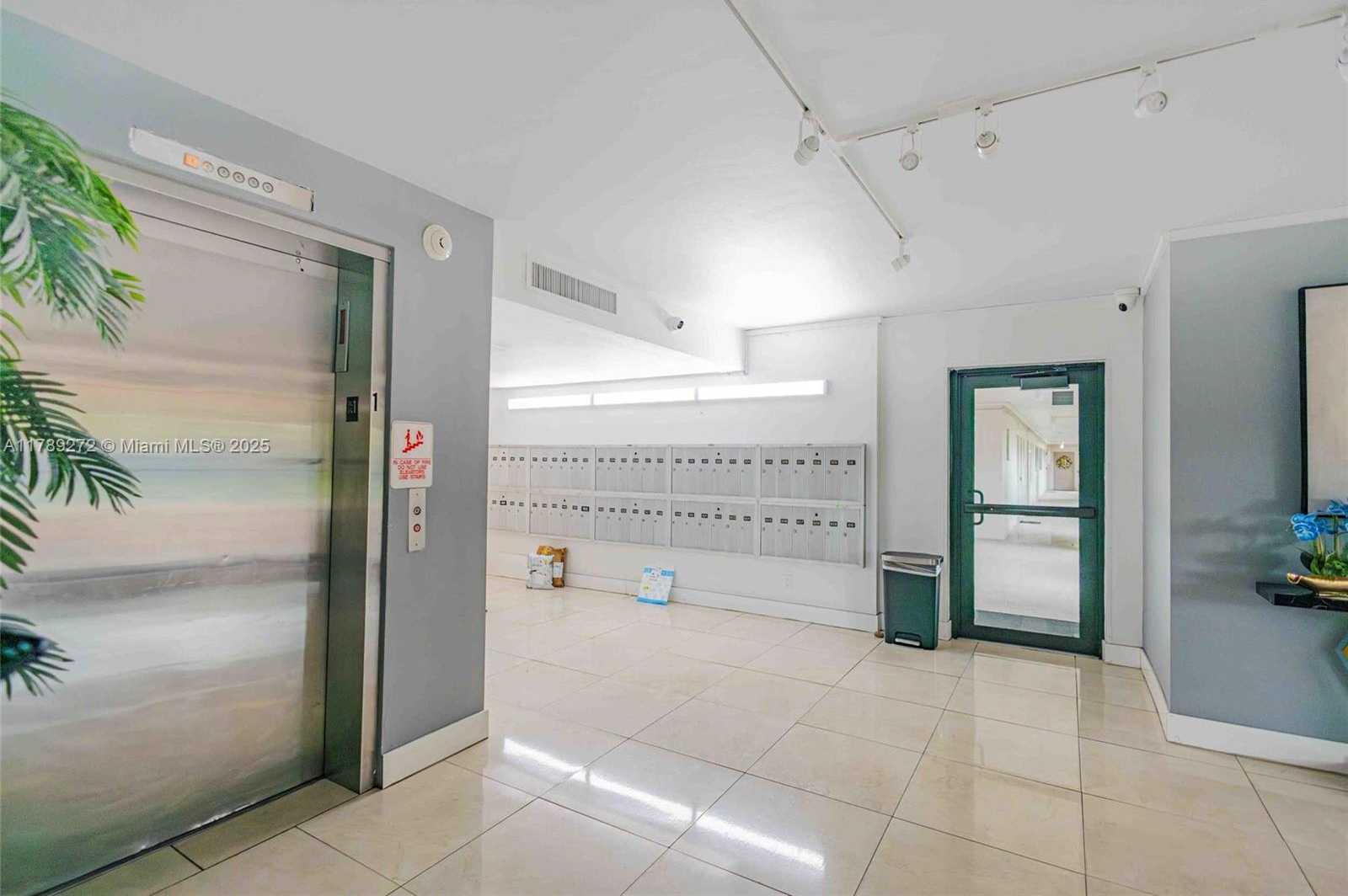 Small Image of 2751 NORTH PALM AIRE DR #310, Pompano Beach Number 57