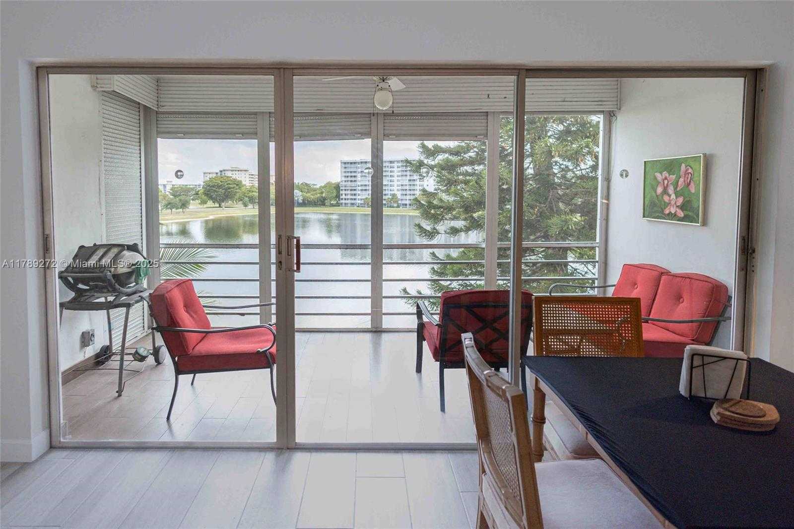 Small Image of 2751 NORTH PALM AIRE DR #310, Pompano Beach Number 6